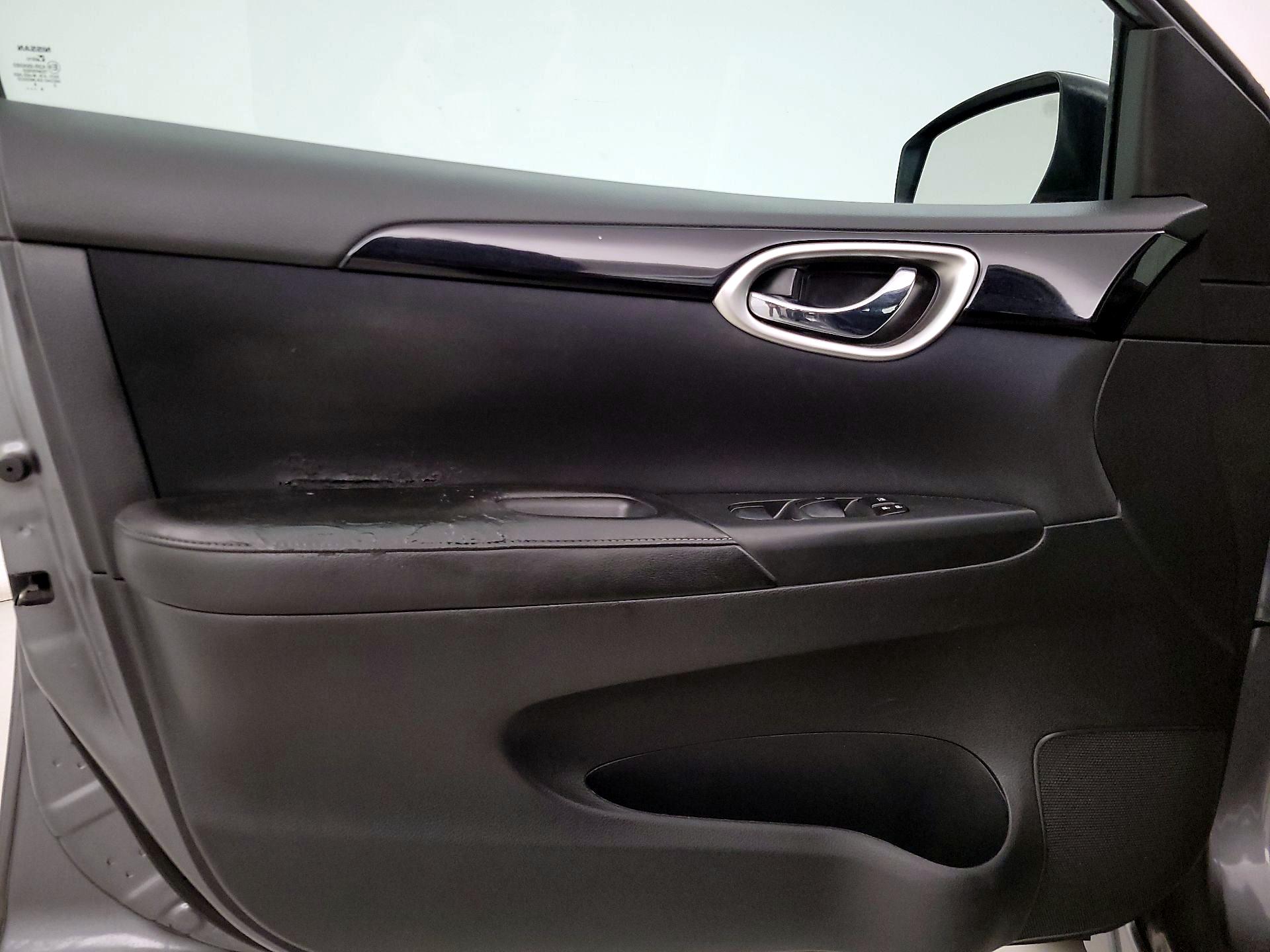 Thumbnail: 2017 Nissan Sentra - 12