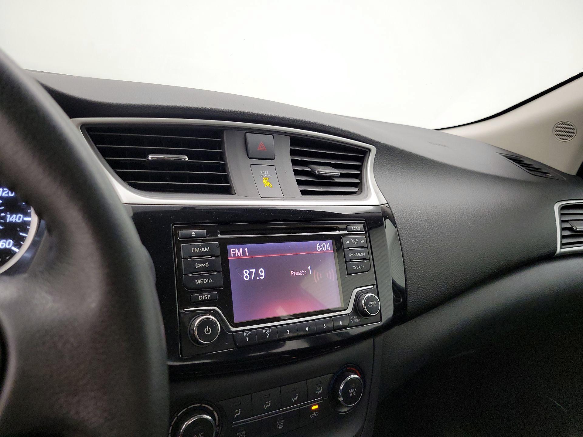 Thumbnail: 2017 Nissan Sentra - 15