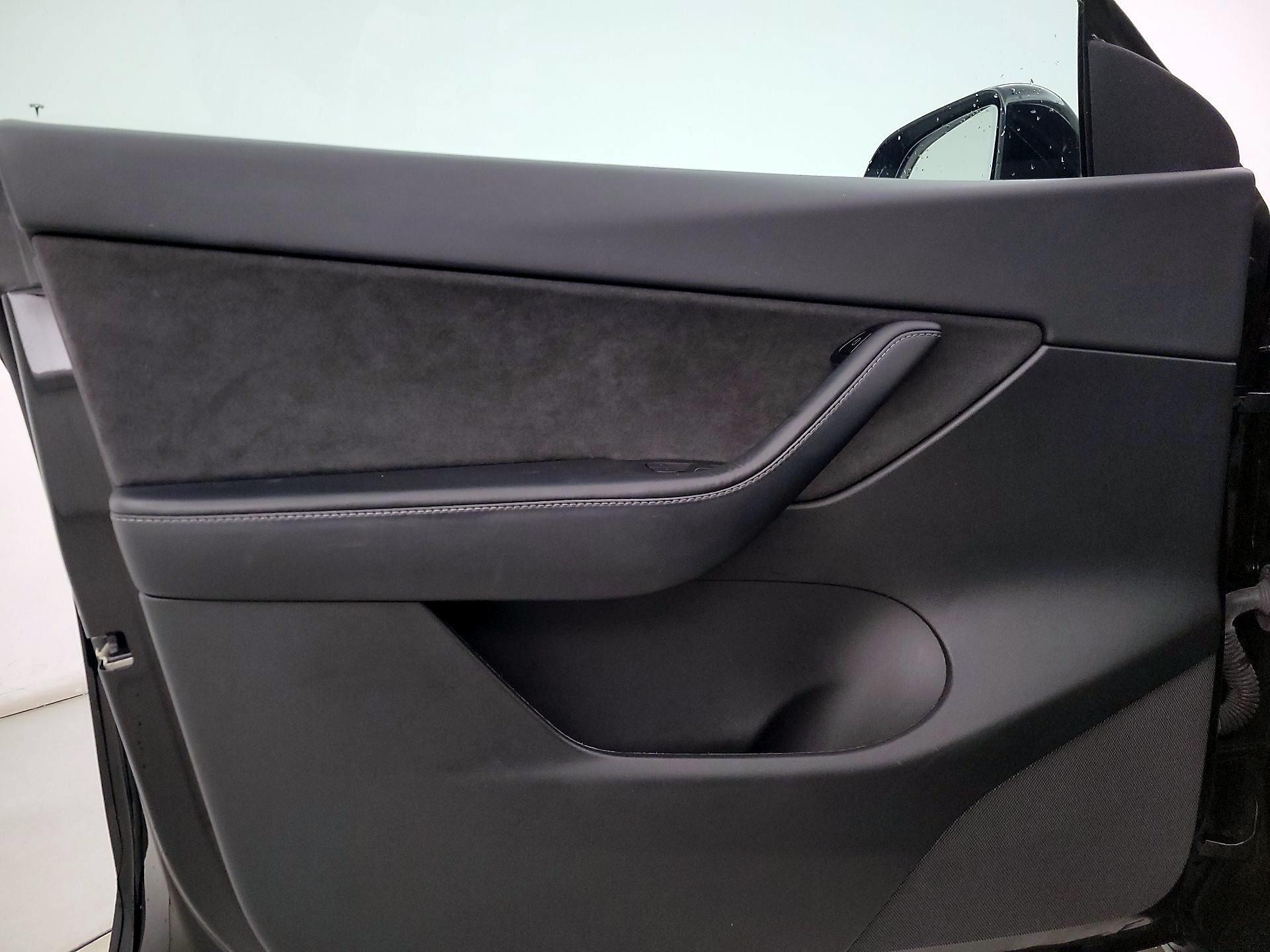 Thumbnail: 2022 Tesla Model Y - 12