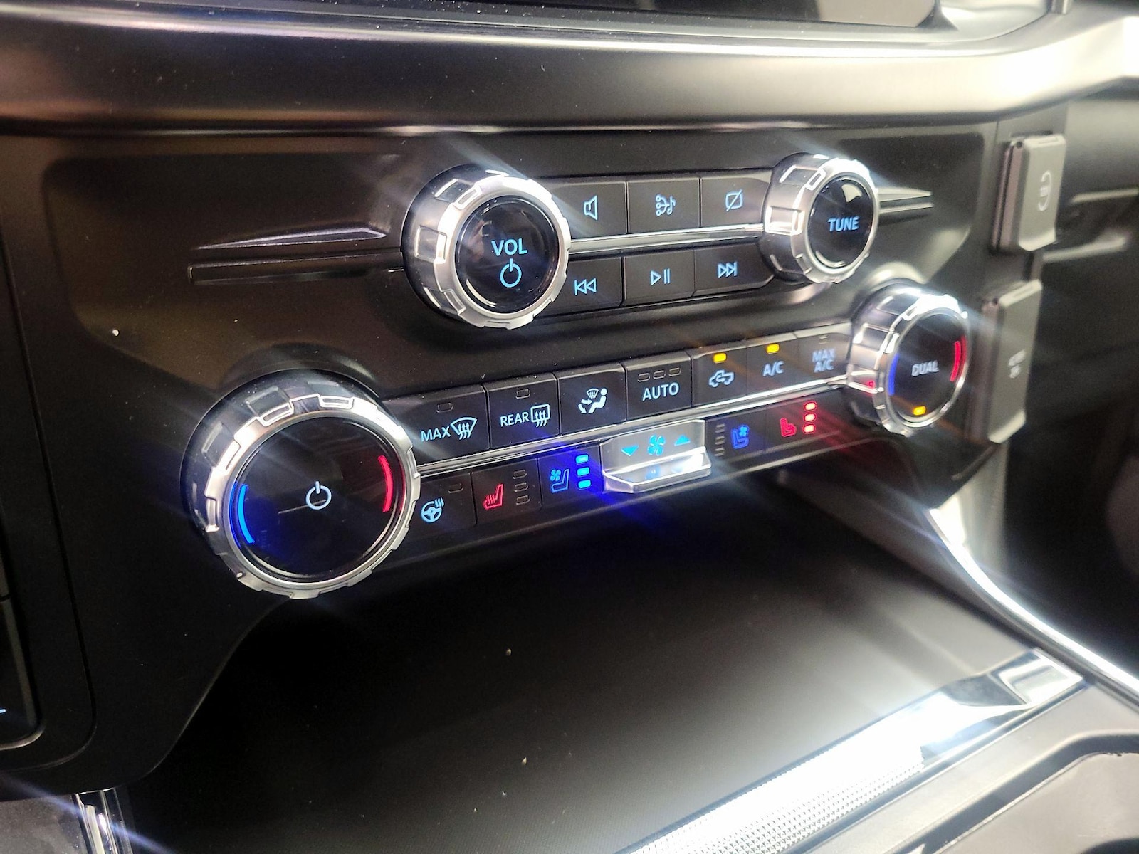 2022 Ford F-150 Lariat - Photo 18