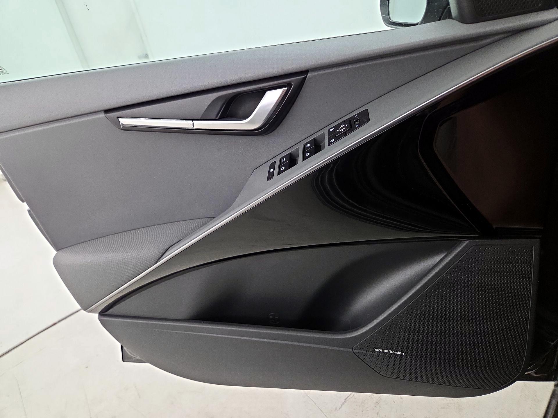 Thumbnail: 2026 Kia Niro - 12