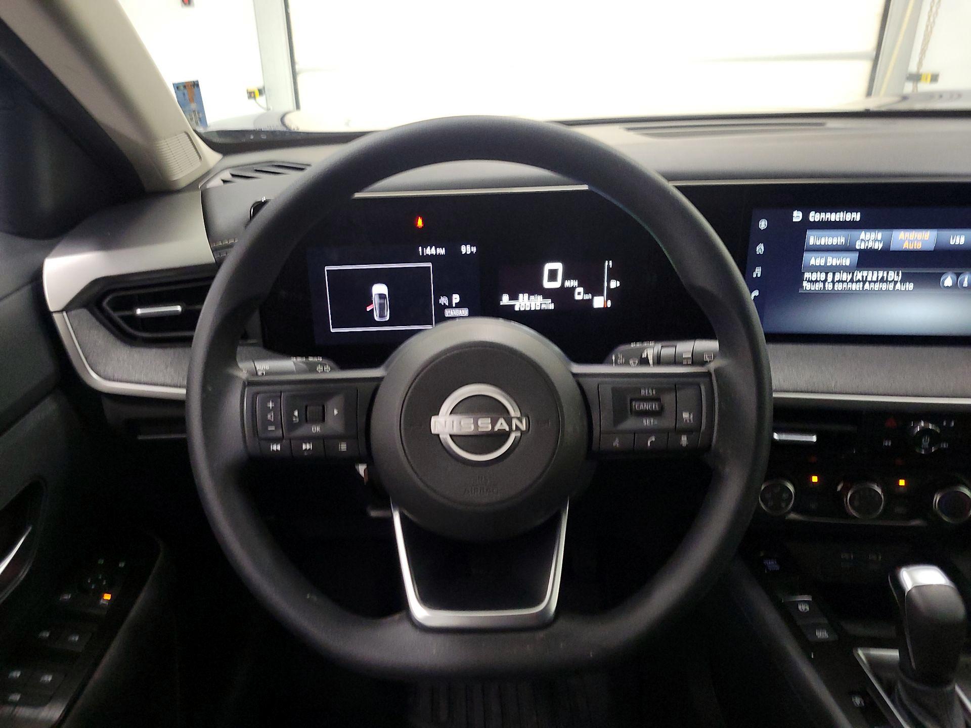 Thumbnail: 2025 Nissan Kicks - 10