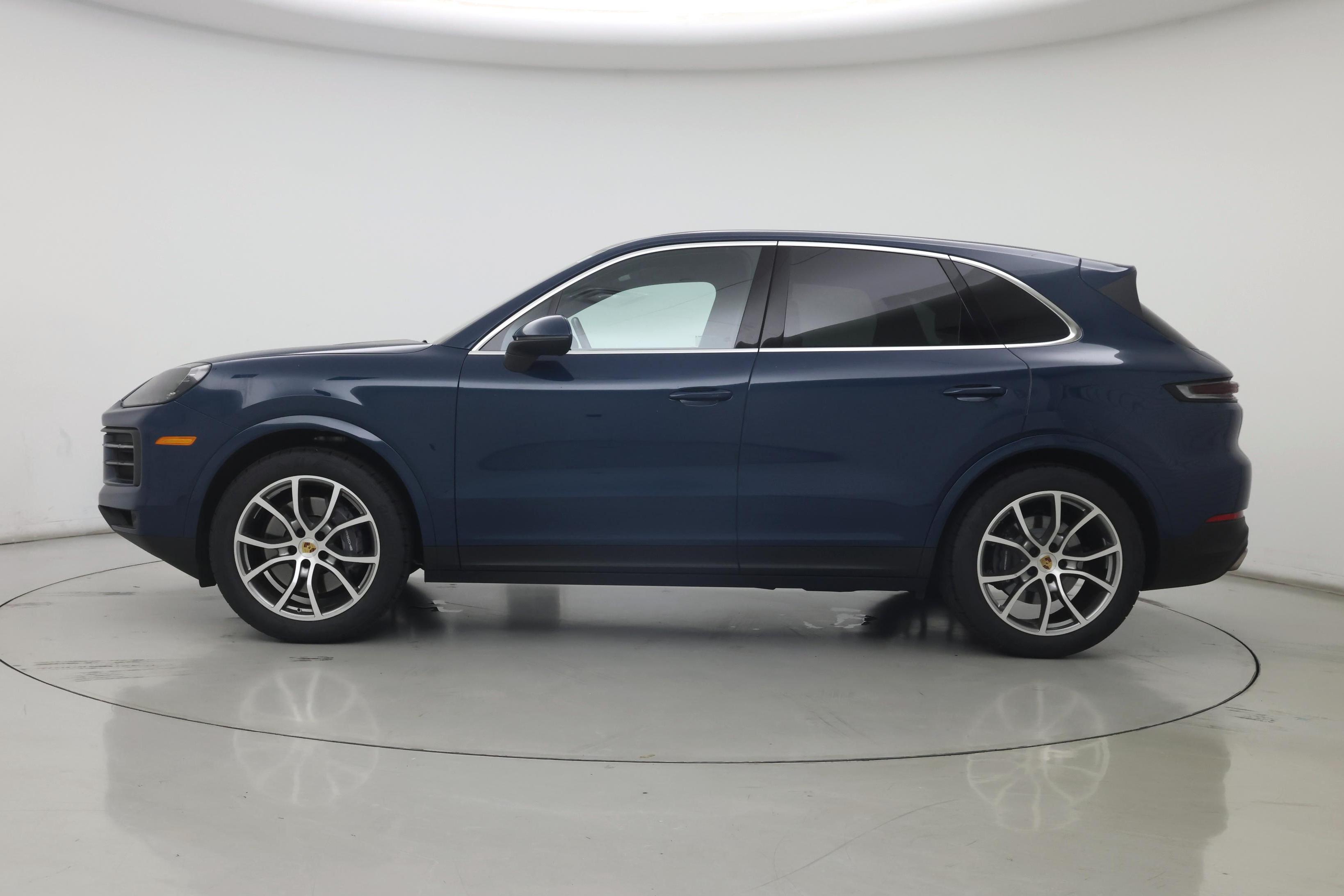 Thumbnail: 2024 Porsche Cayenne - 3