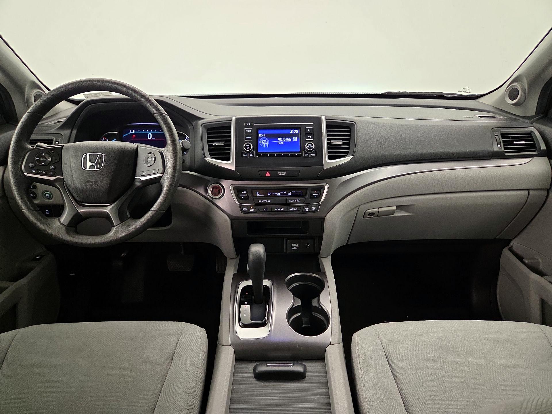 Thumbnail: 2019 Honda Pilot - 9