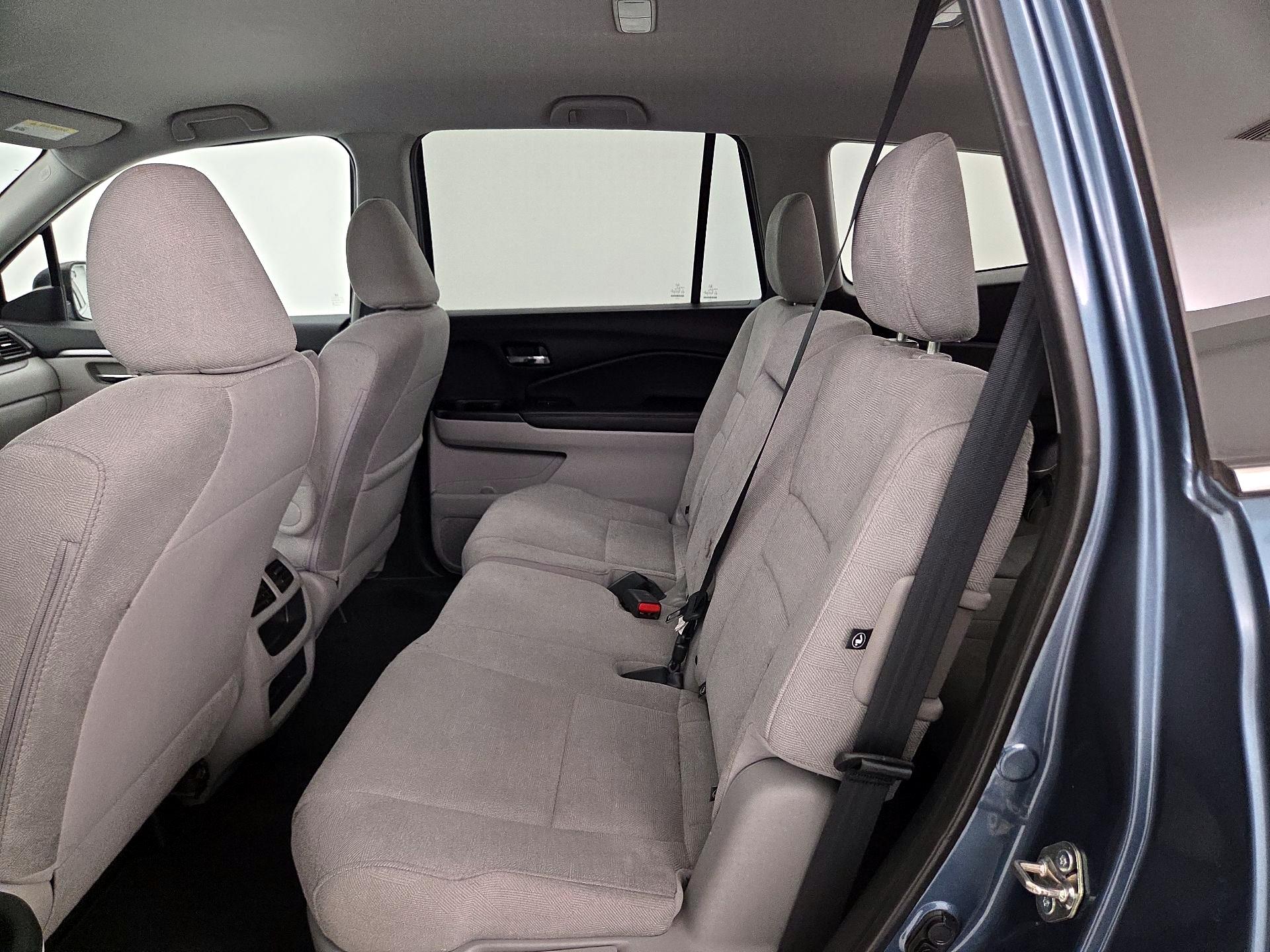 Thumbnail: 2019 Honda Pilot - 19