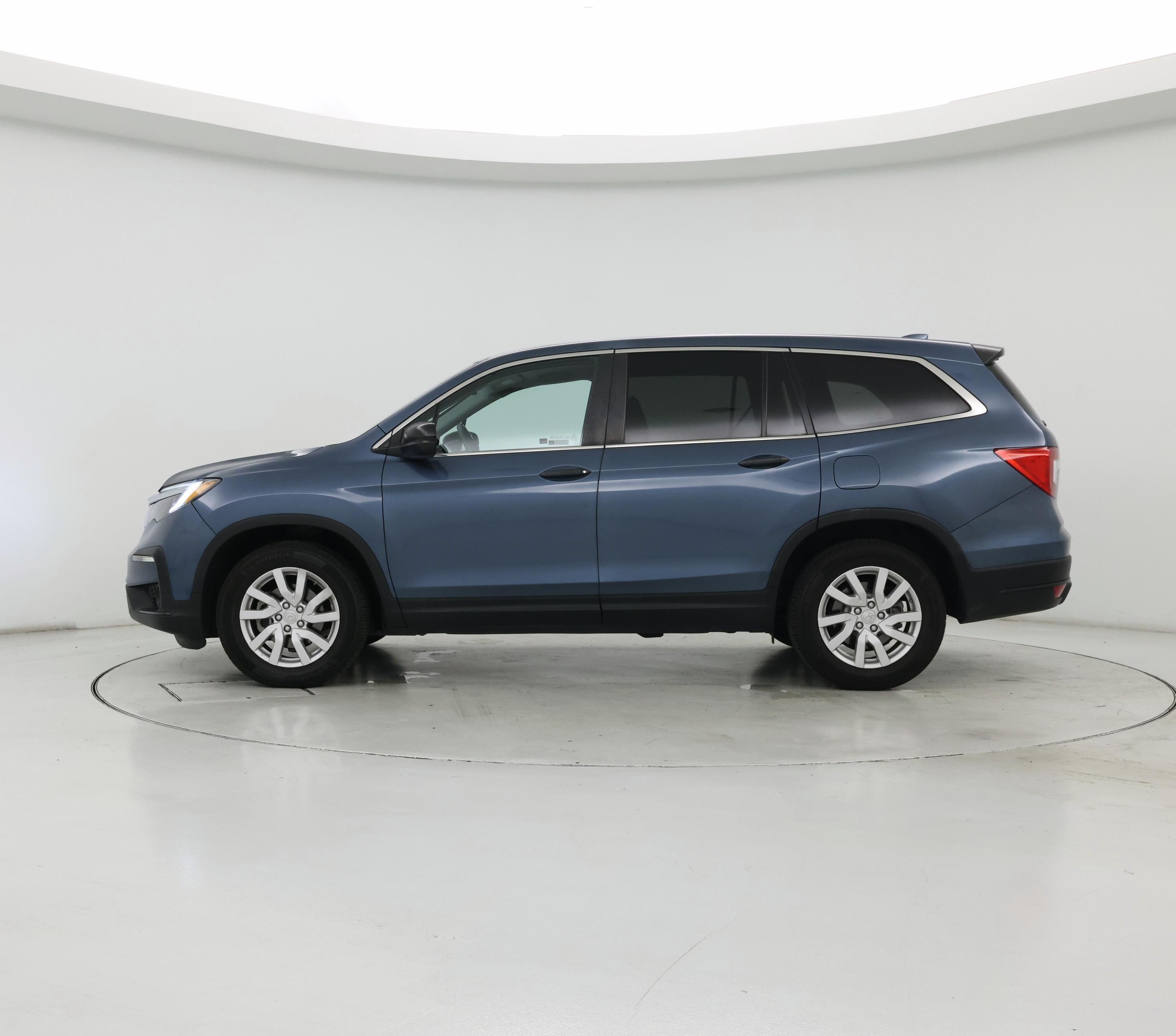 Thumbnail: 2019 Honda Pilot - 3