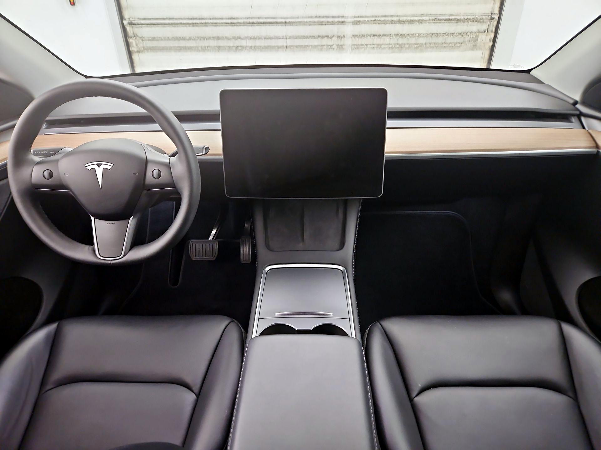 Thumbnail: 2025 Tesla Model Y - 9