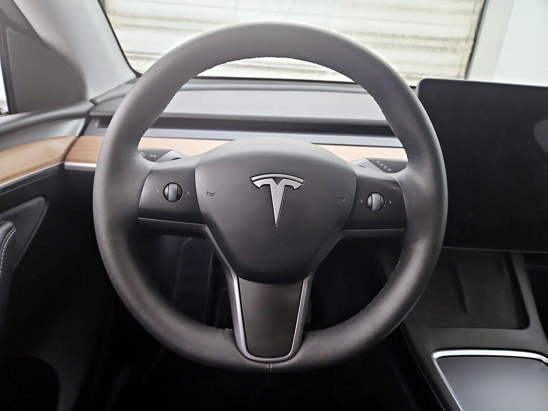 Thumbnail: 2025 Tesla Model Y - 10