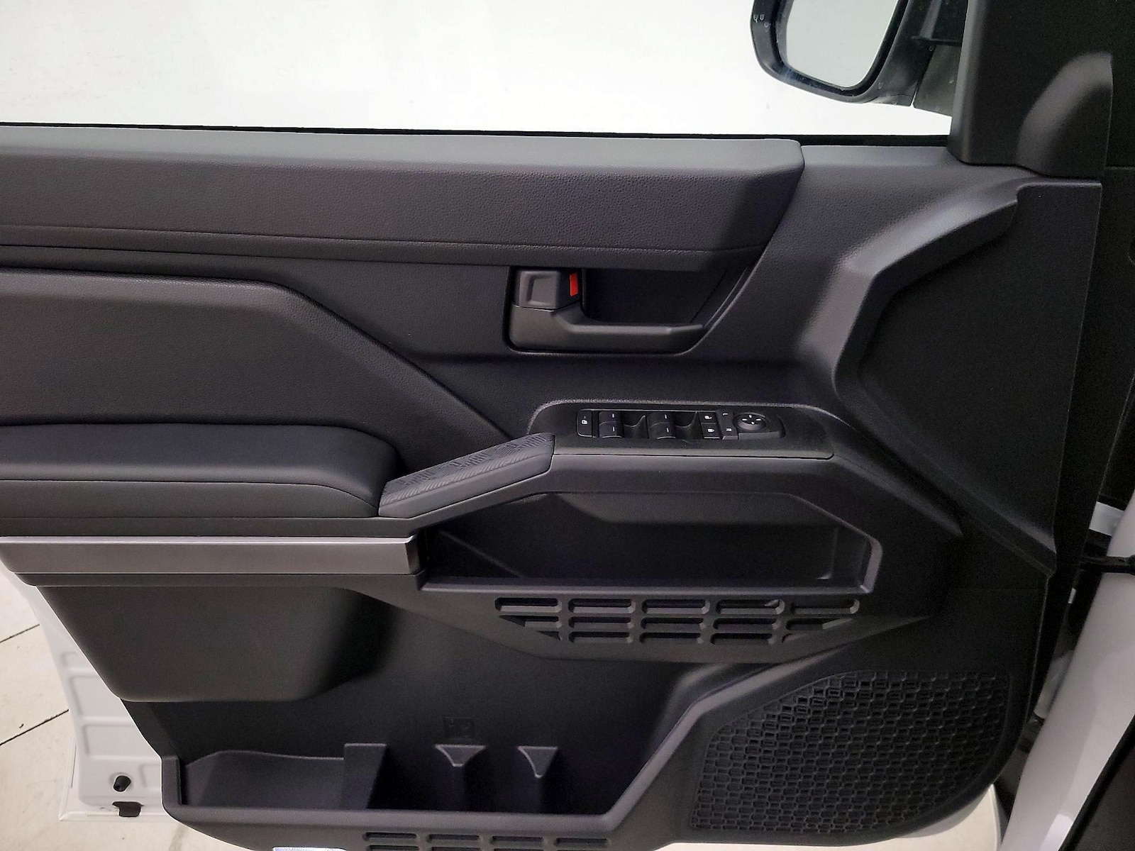 2025 Toyota 4Runner SR5 - Photo 13