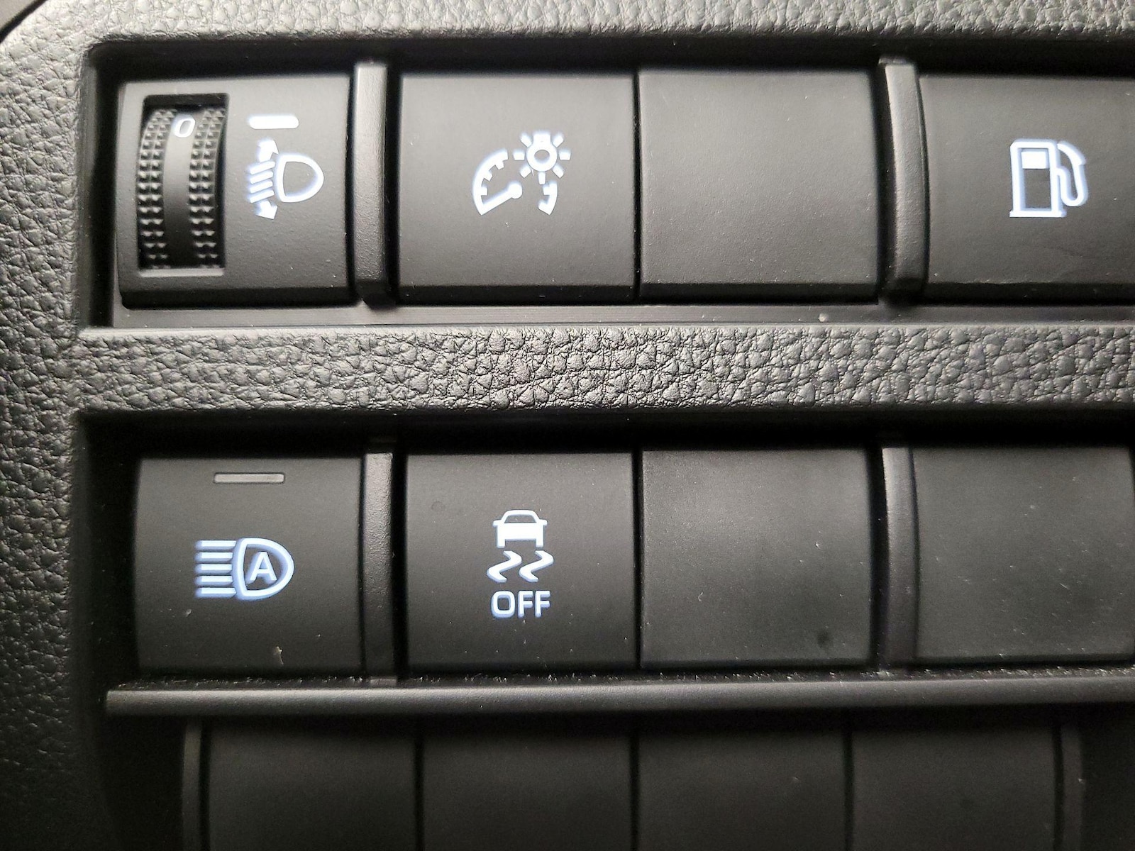 2025 Toyota 4Runner SR5 - Photo 14