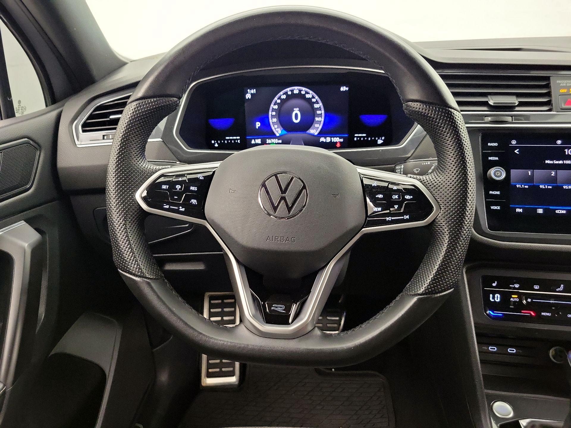 Thumbnail: 2023 Volkswagen Tiguan - 10