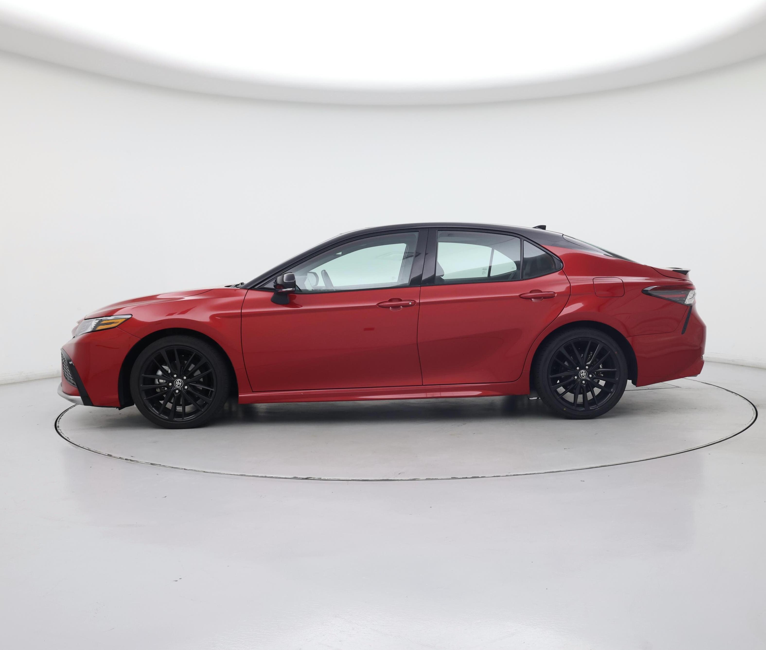 Thumbnail: 2022 Toyota Camry - 3