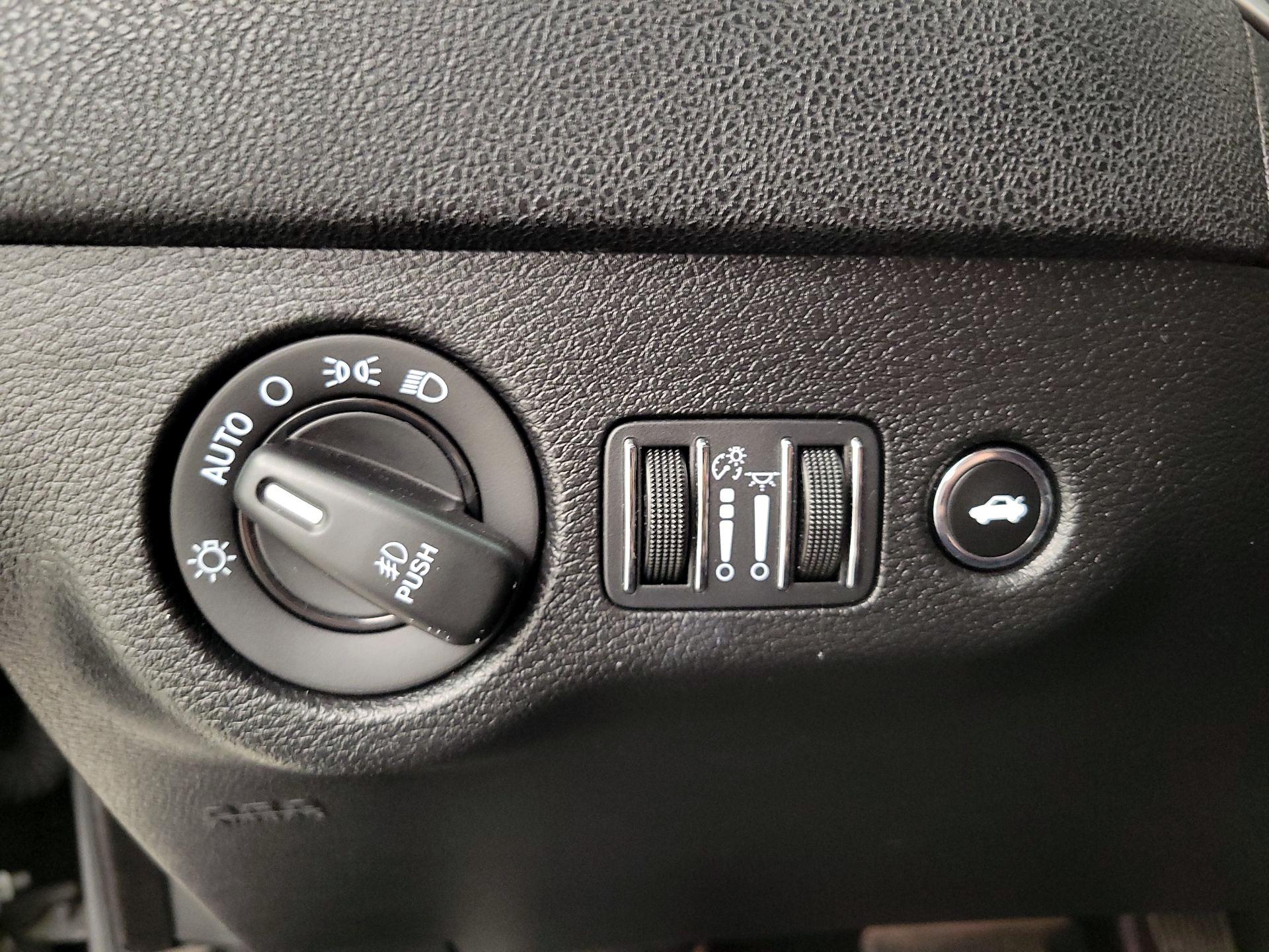 Thumbnail: 2019 Dodge Charger - 13