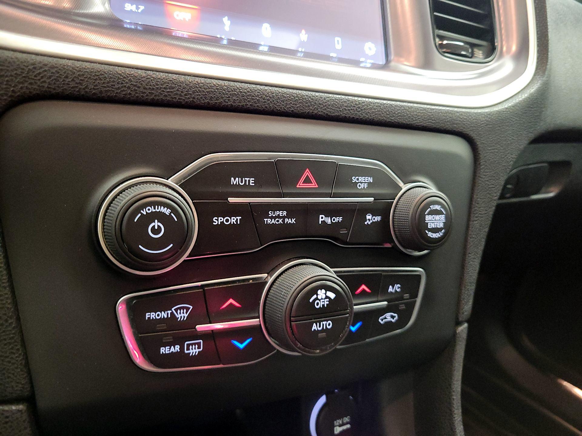 Thumbnail: 2019 Dodge Charger - 17