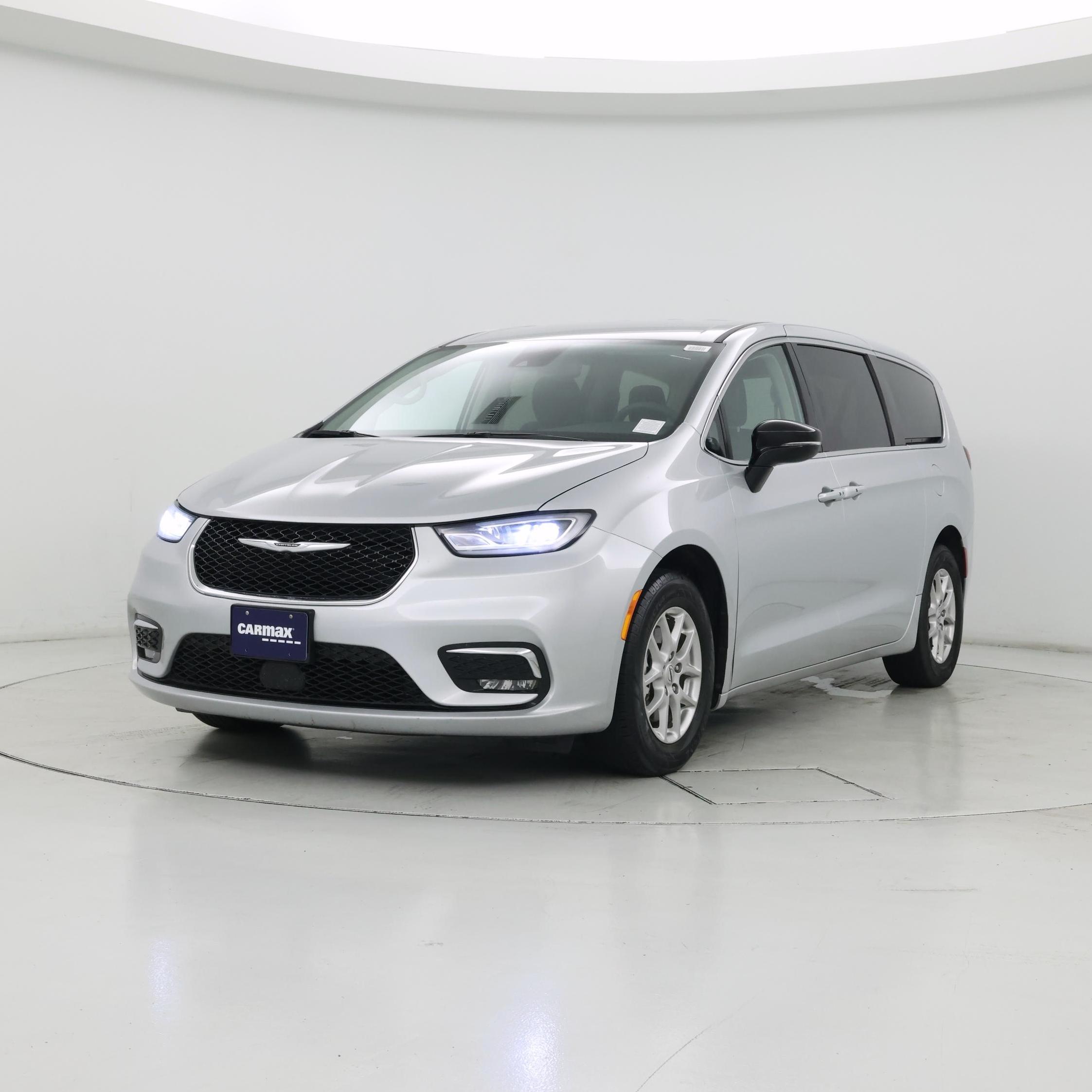 Thumbnail: 2024 Chrysler Pacifica - 4