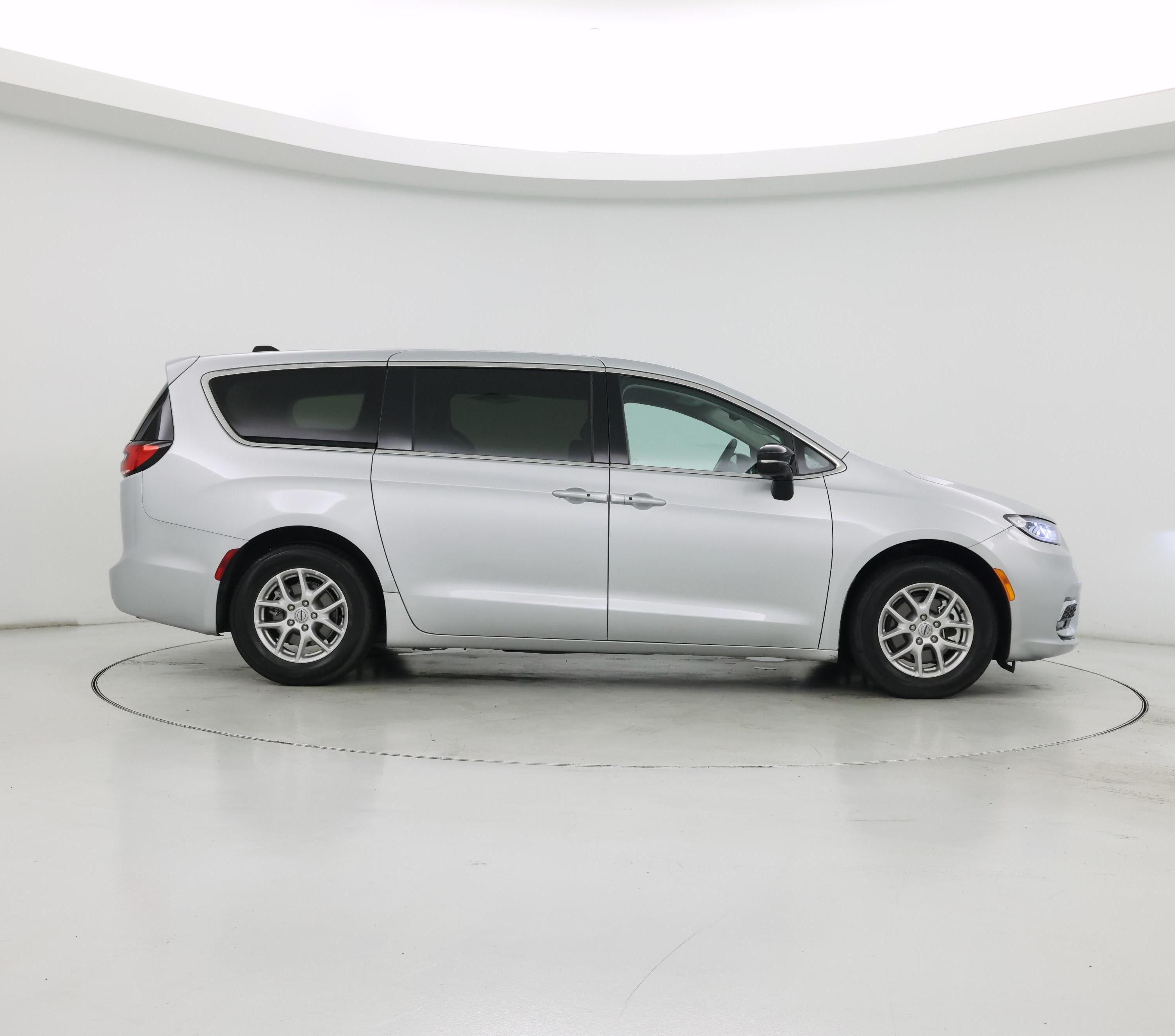 Thumbnail: 2024 Chrysler Pacifica - 7