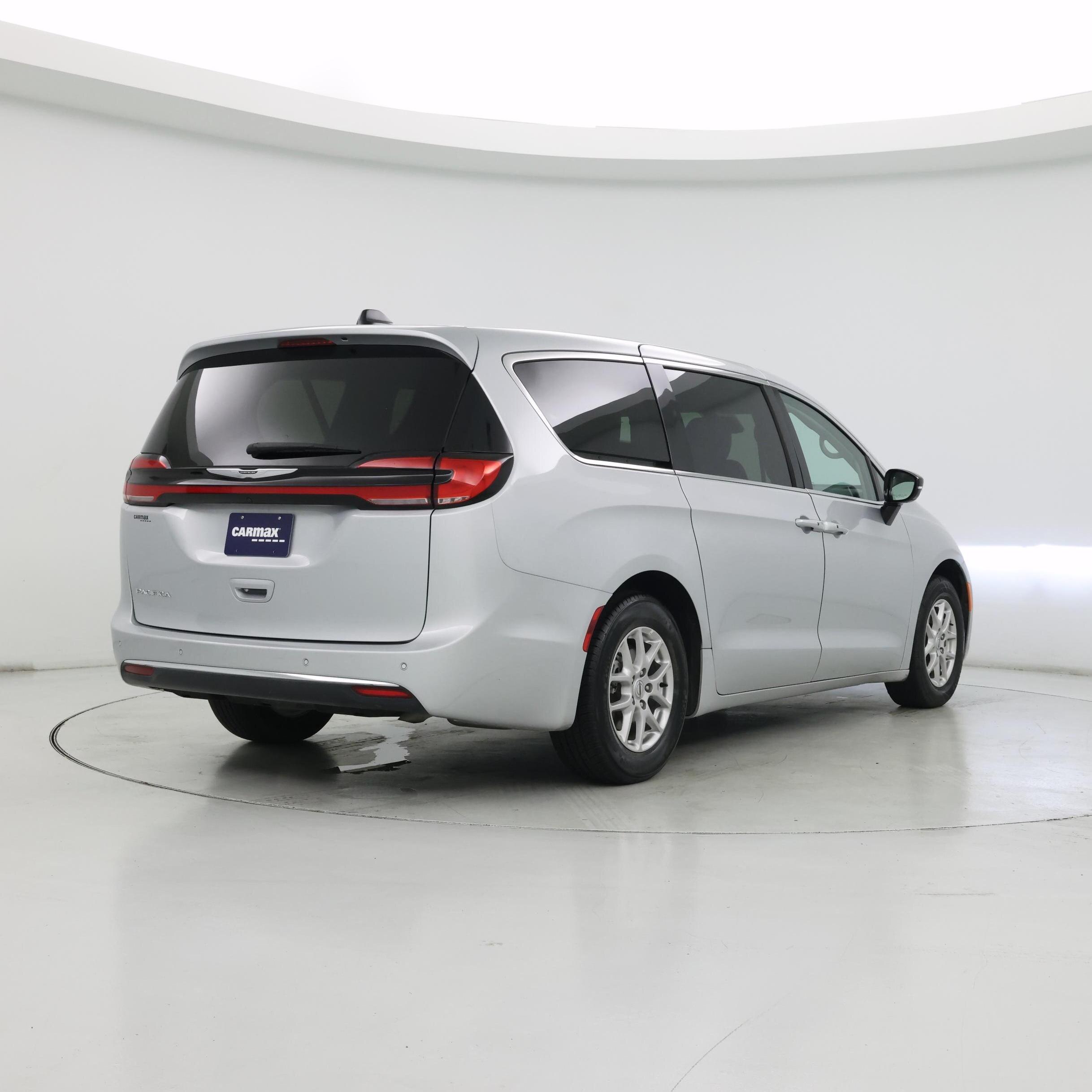 Thumbnail: 2024 Chrysler Pacifica - 8