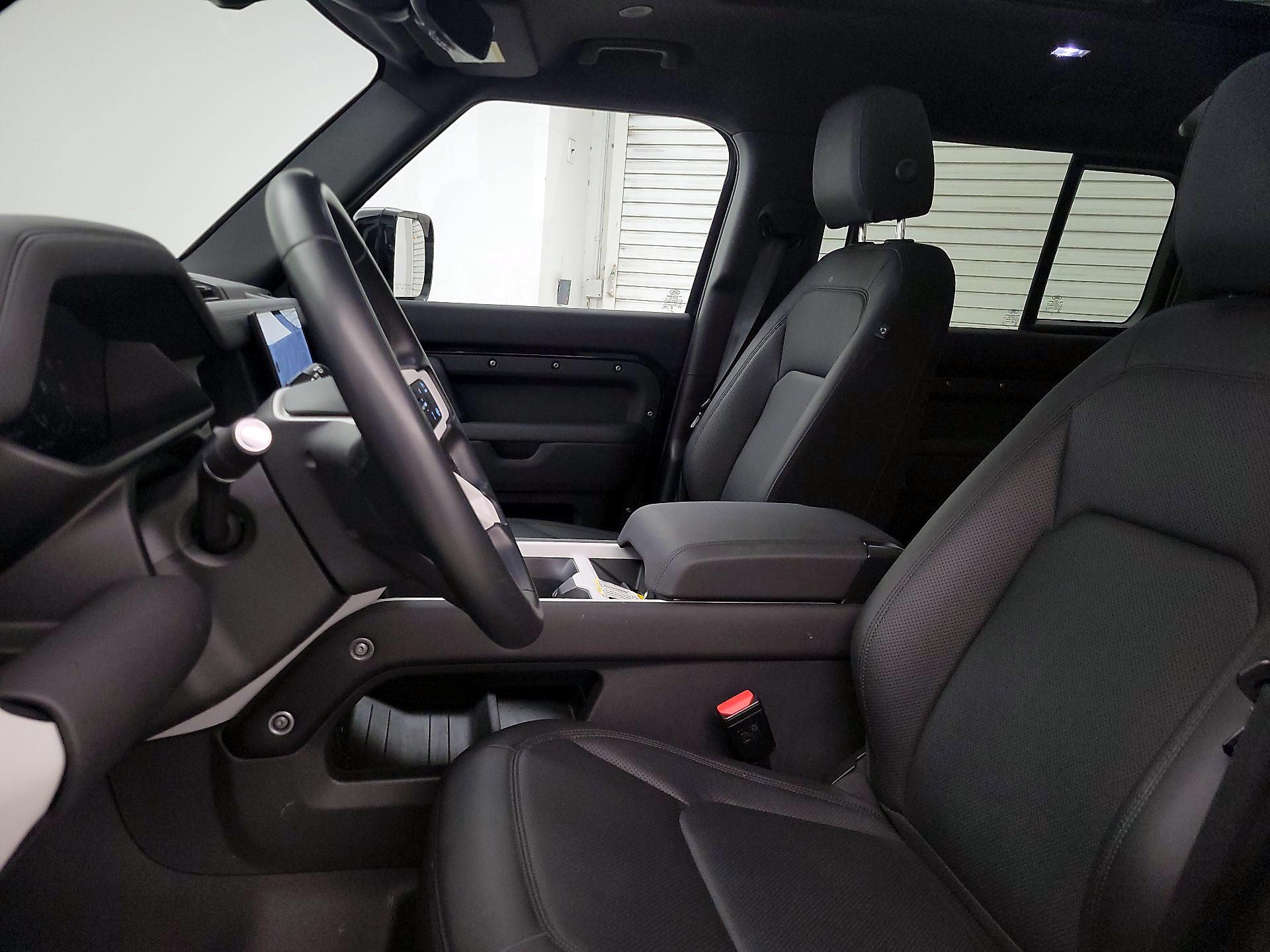 Thumbnail: 2025 Land Rover Defender - 11
