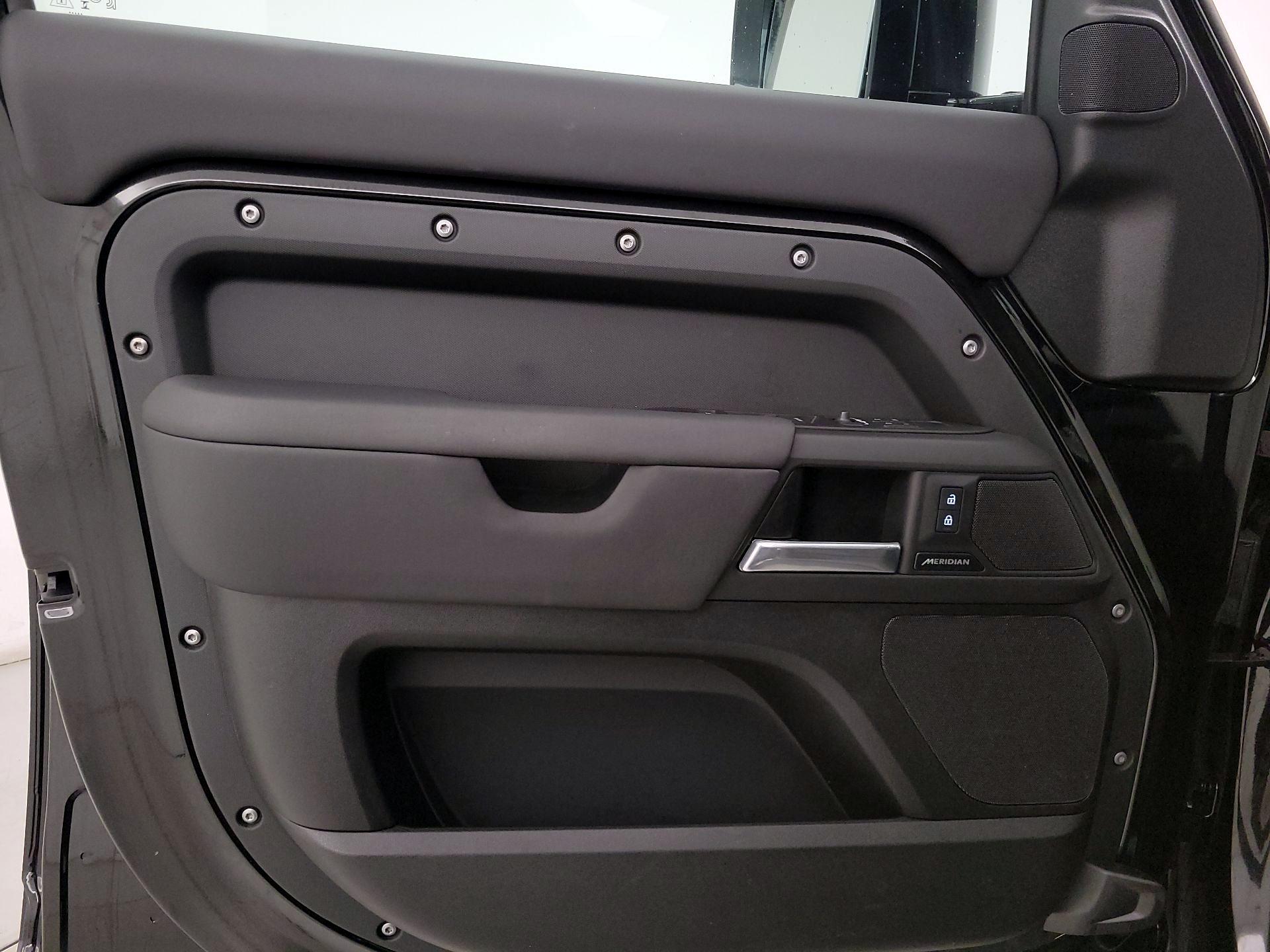 Thumbnail: 2025 Land Rover Defender - 12