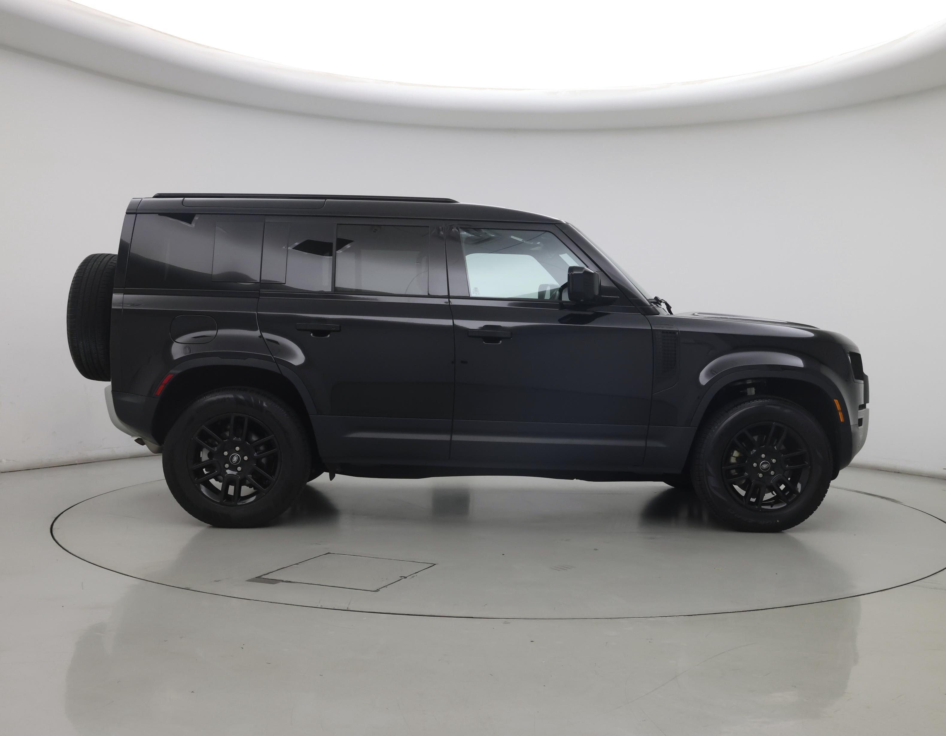 Thumbnail: 2025 Land Rover Defender - 7