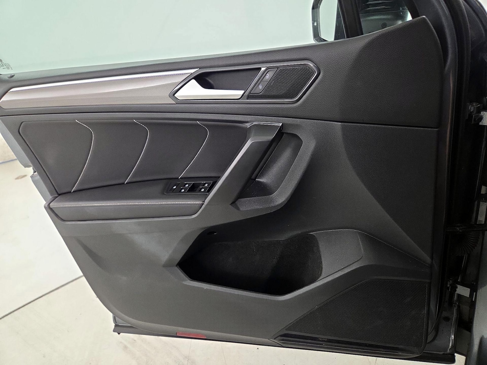 2023 Volkswagen Tiguan SE R-LINE BLACK - Photo 13