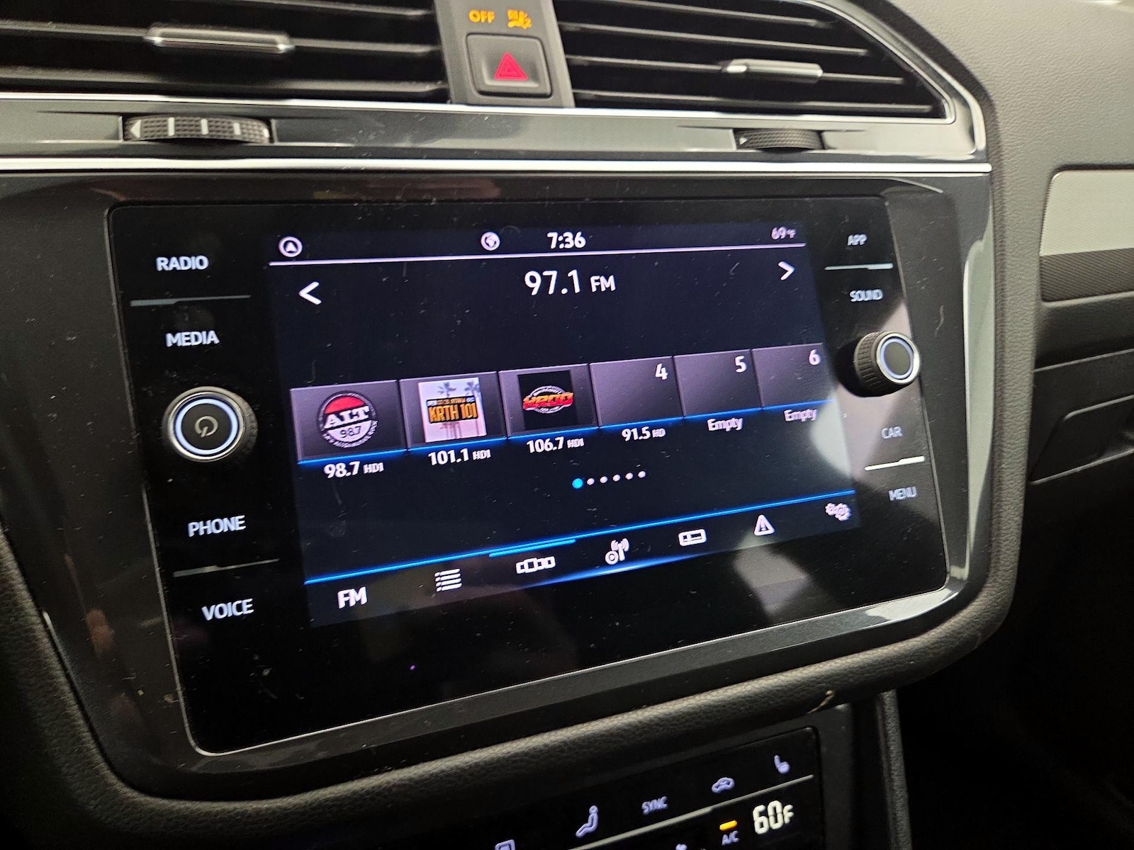 2023 Volkswagen Tiguan SE R-LINE BLACK - Photo 16