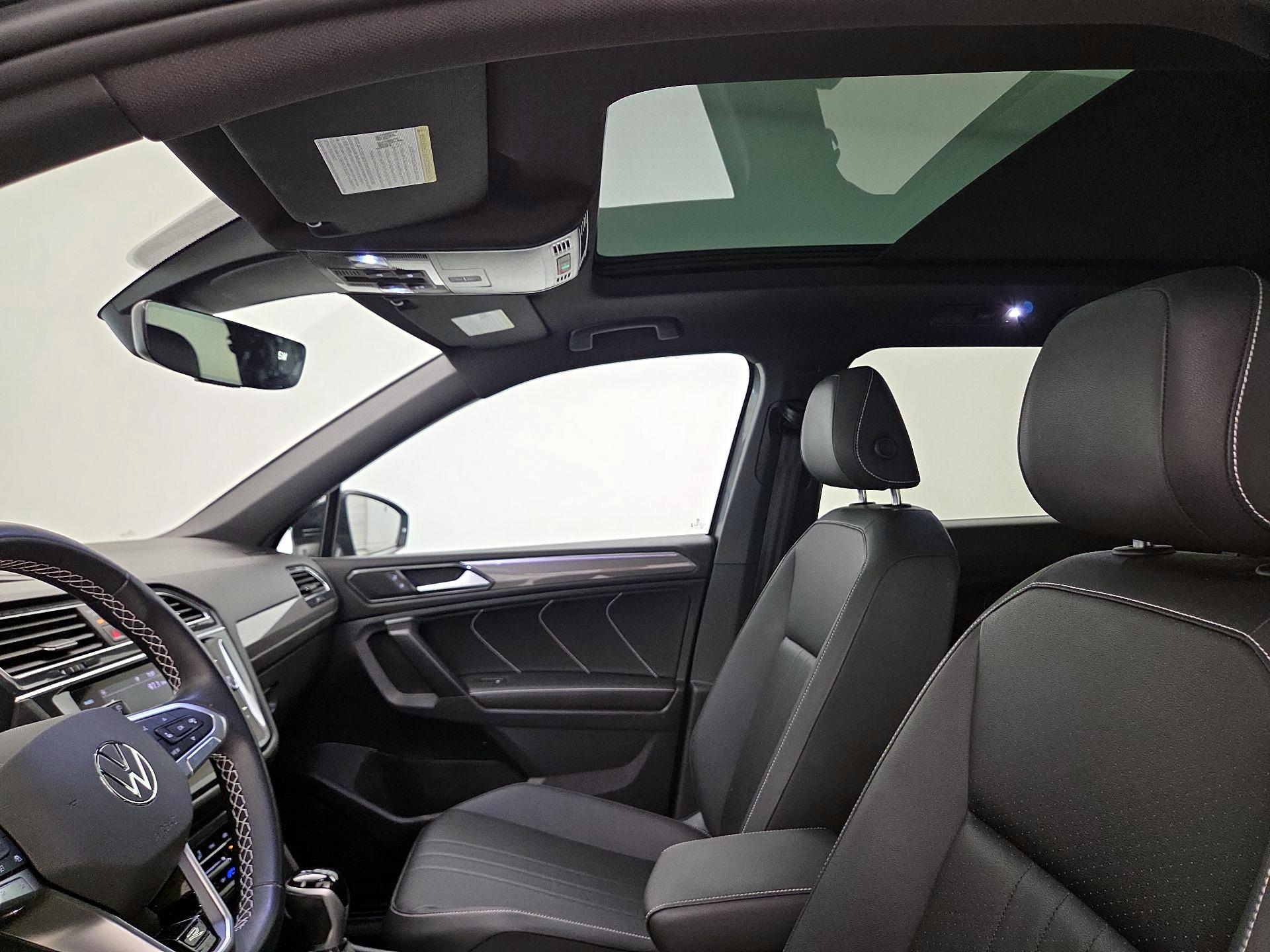 Thumbnail: 2023 Volkswagen Tiguan - 19