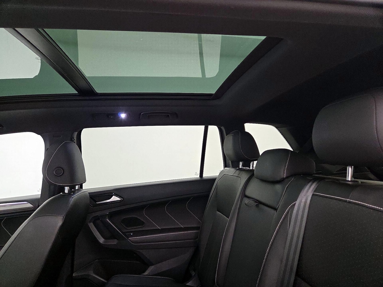 2023 Volkswagen Tiguan SE R-LINE BLACK - Photo 24
