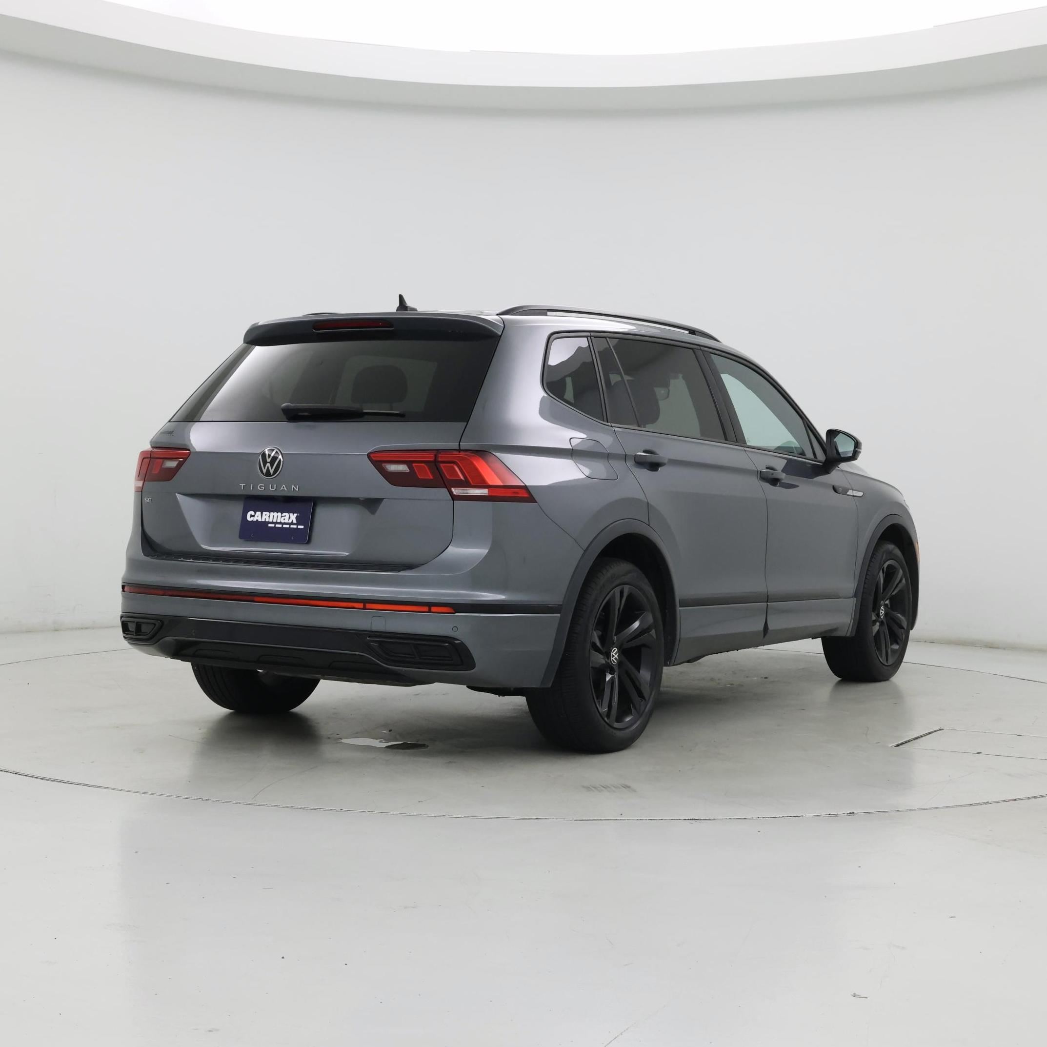 Thumbnail: 2023 Volkswagen Tiguan - 8