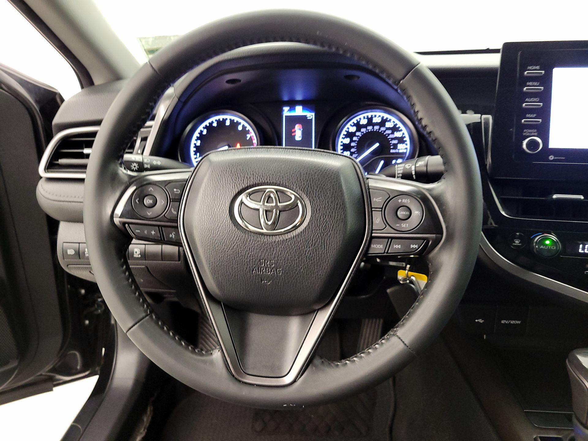 Thumbnail: 2022 Toyota Camry - 10
