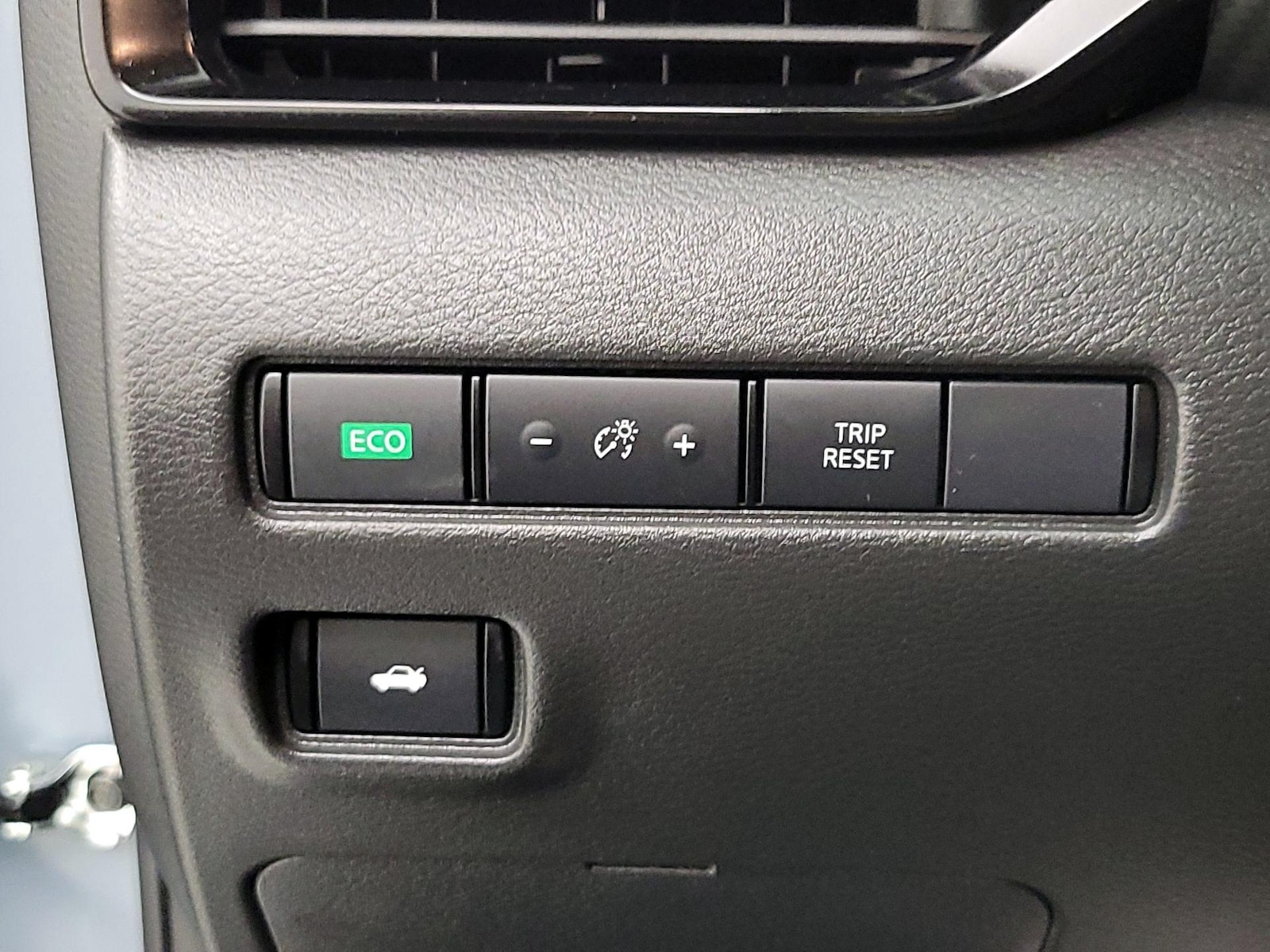2025 Nissan Sentra SR - Photo 14