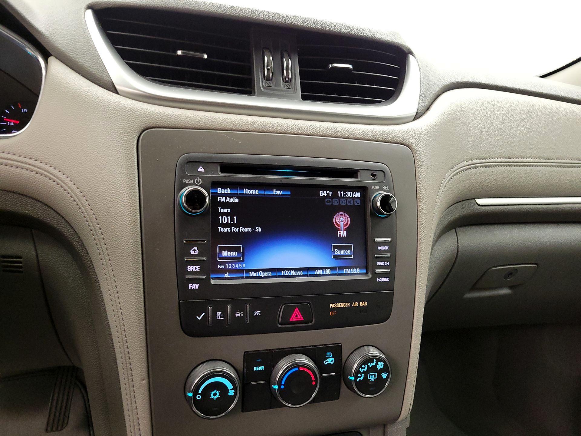 Thumbnail: 2015 Chevrolet Traverse - 15