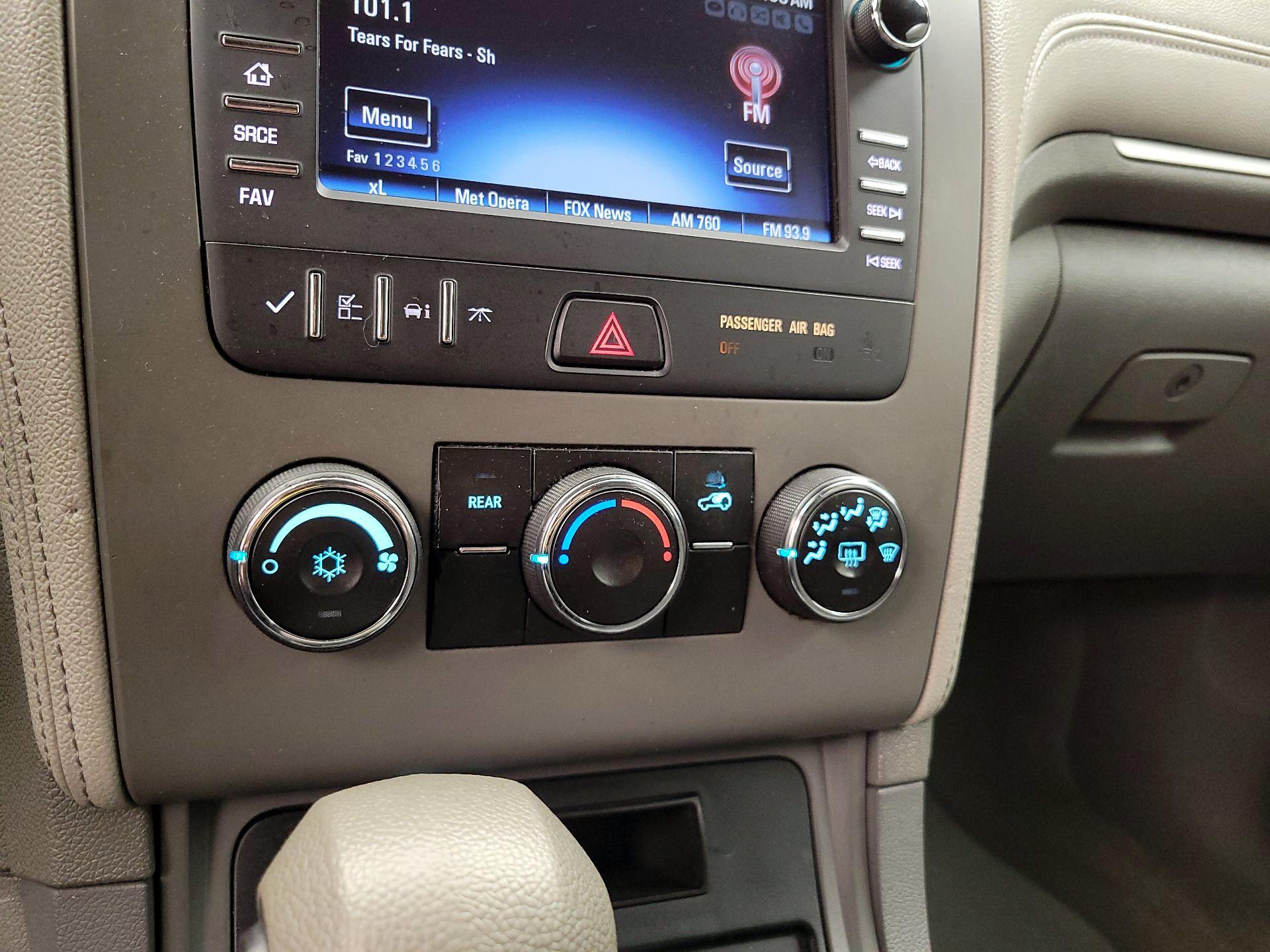 Thumbnail: 2015 Chevrolet Traverse - 16