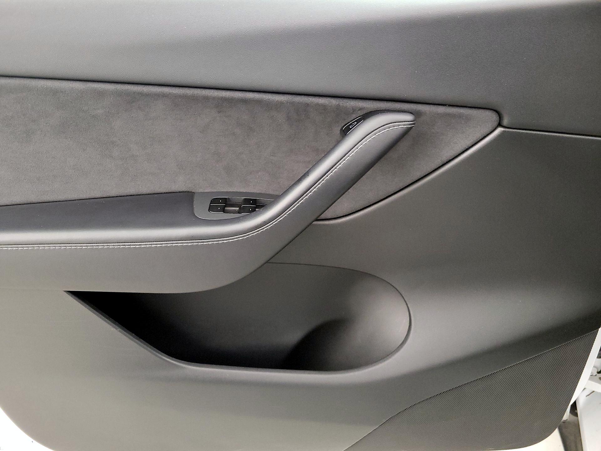 Thumbnail: 2021 Tesla Model Y - 12
