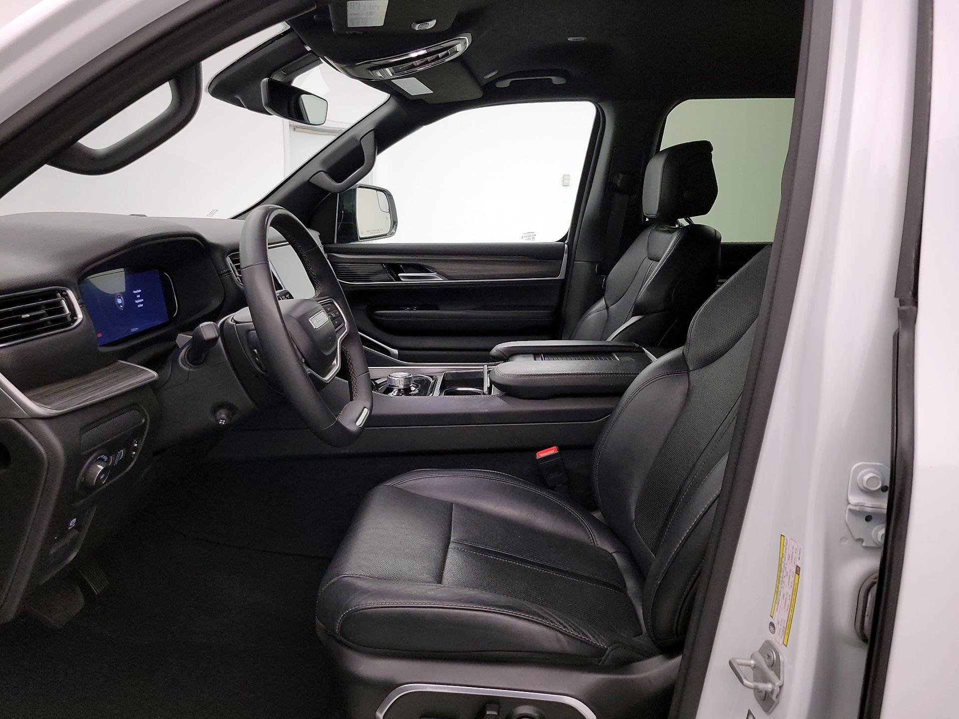 Thumbnail: 2024 Jeep Wagoneer - 11