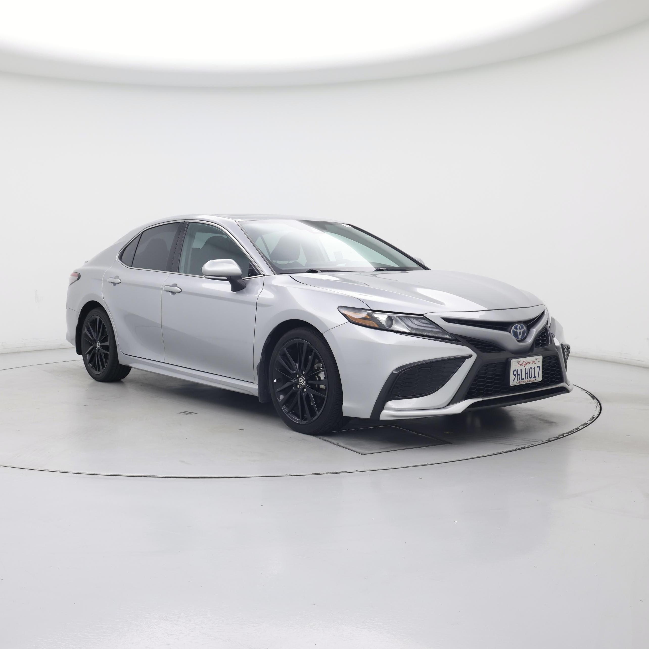 Silver 2023 Toyota Camry Hybrid XSE FWD Sedan Front-Wheel Drive Automatic