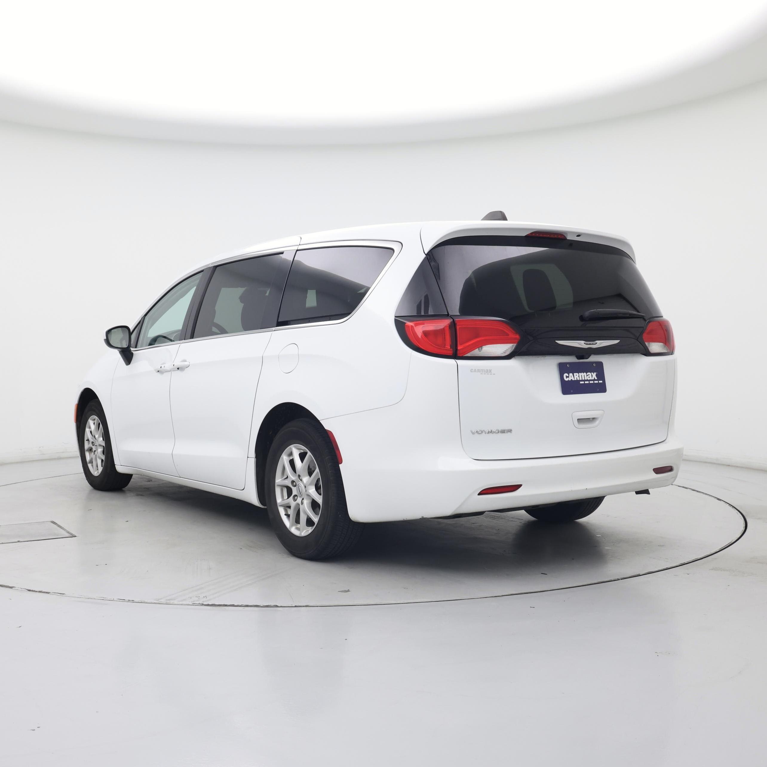 Thumbnail: 2023 Chrysler Voyager - 2