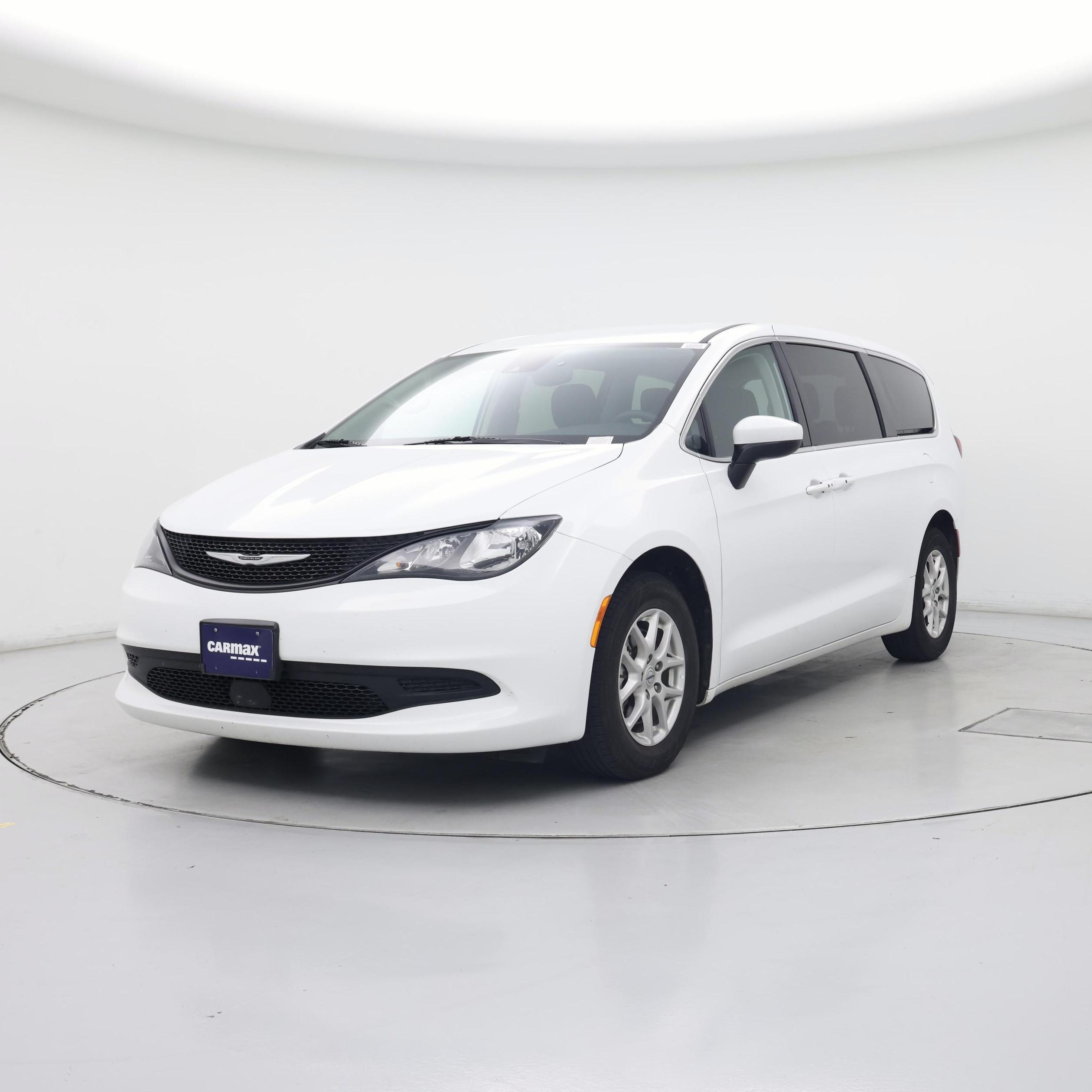 Thumbnail: 2023 Chrysler Voyager - 4