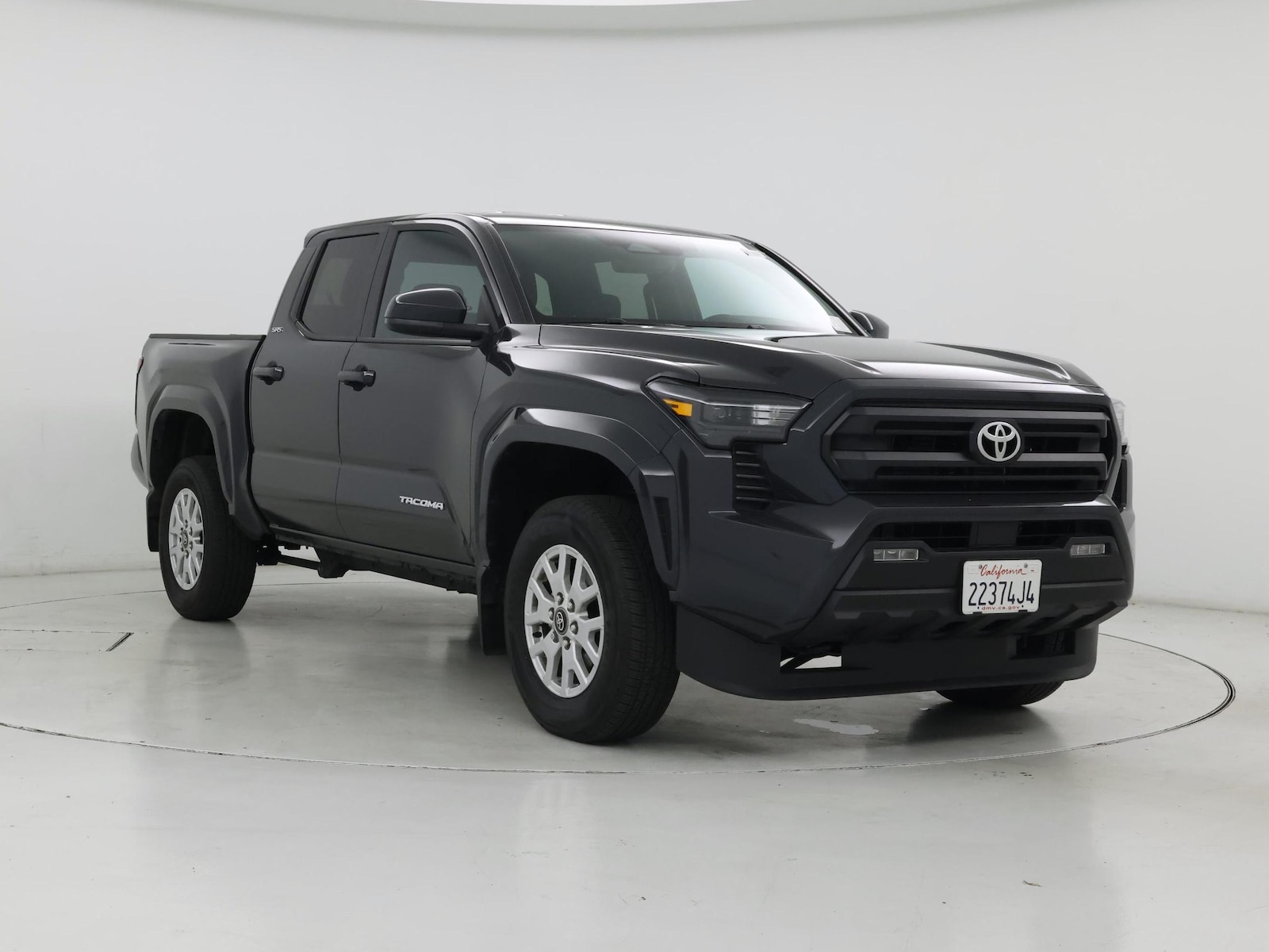 2025 Toyota Tacoma SR5 - Photo 2