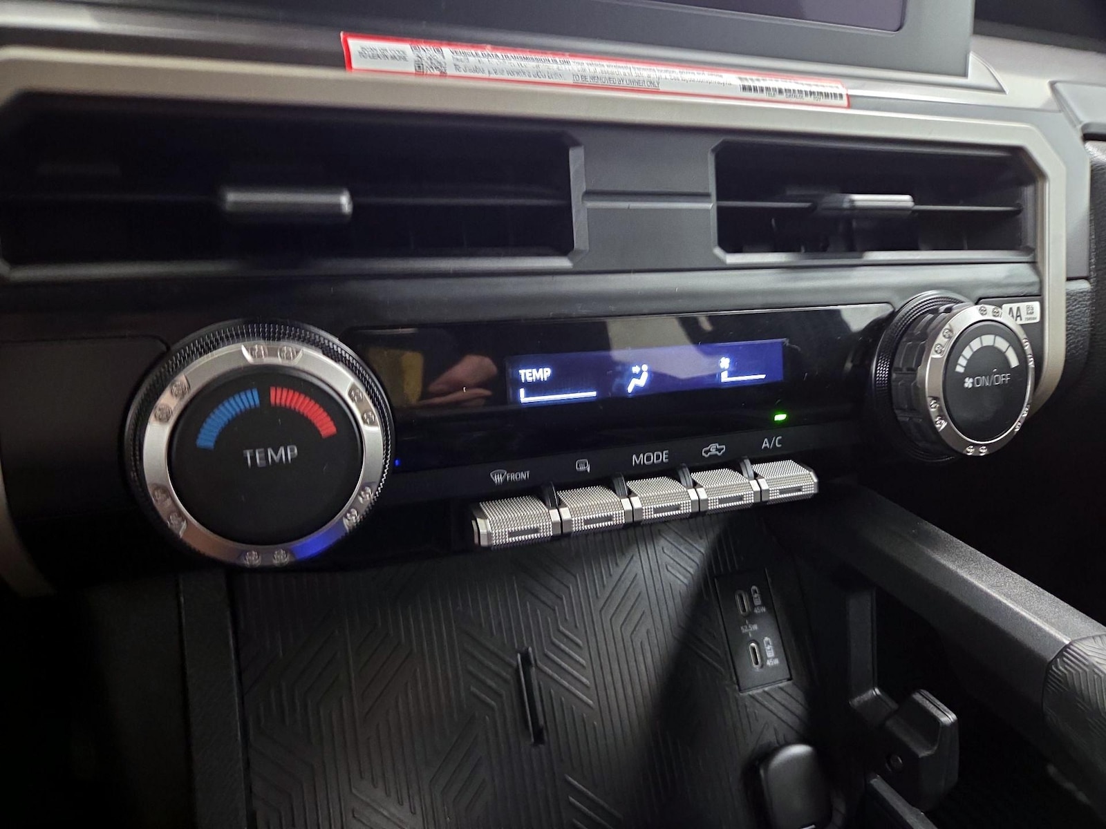 2025 Toyota Tacoma SR5 - Photo 17