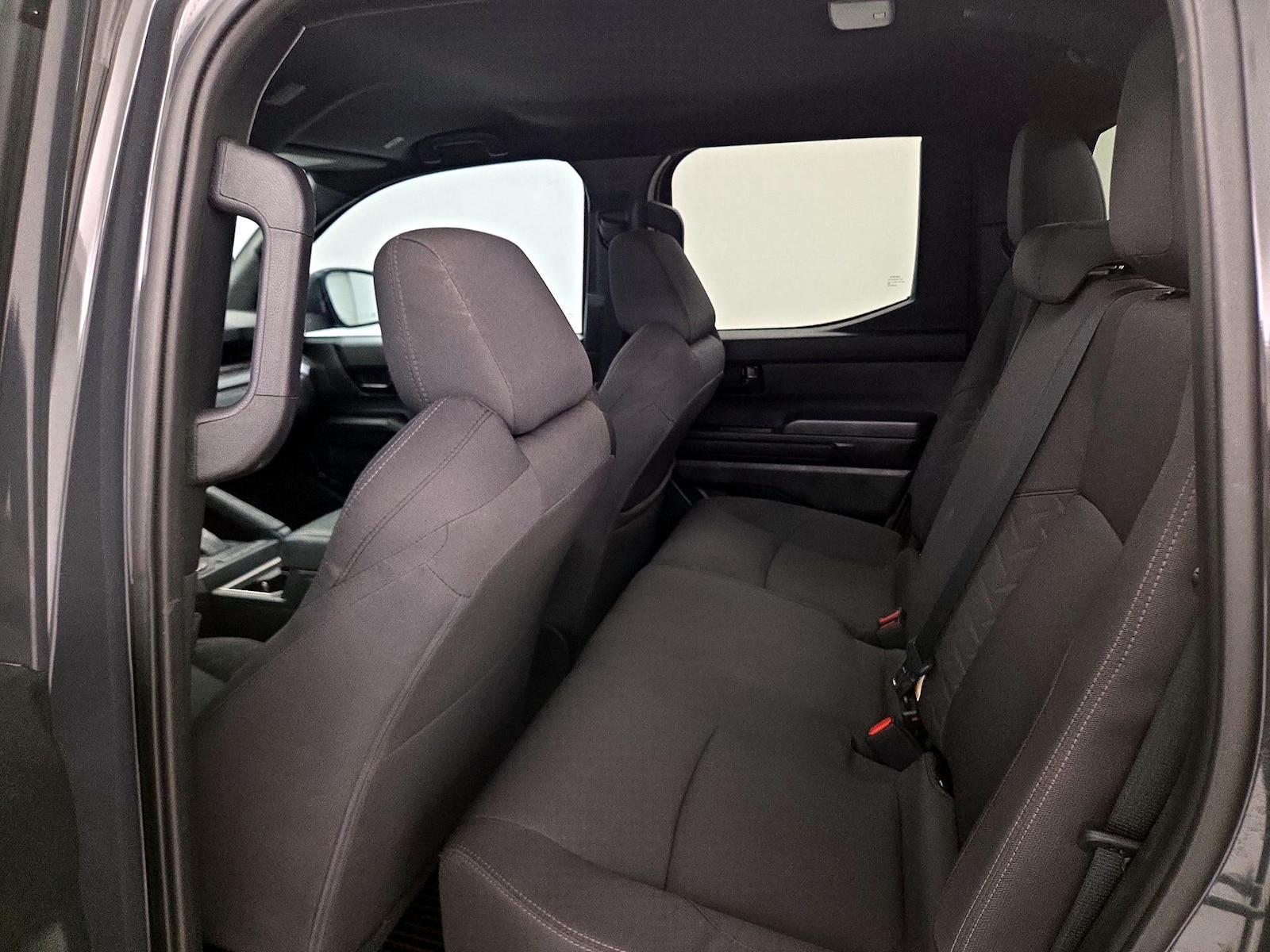 2025 Toyota Tacoma SR5 - Photo 20
