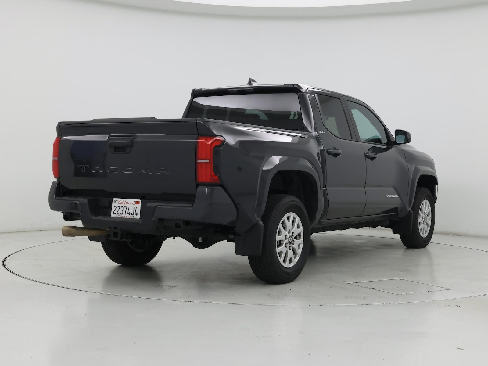 2025 Toyota Tacoma SR5 - Photo 9