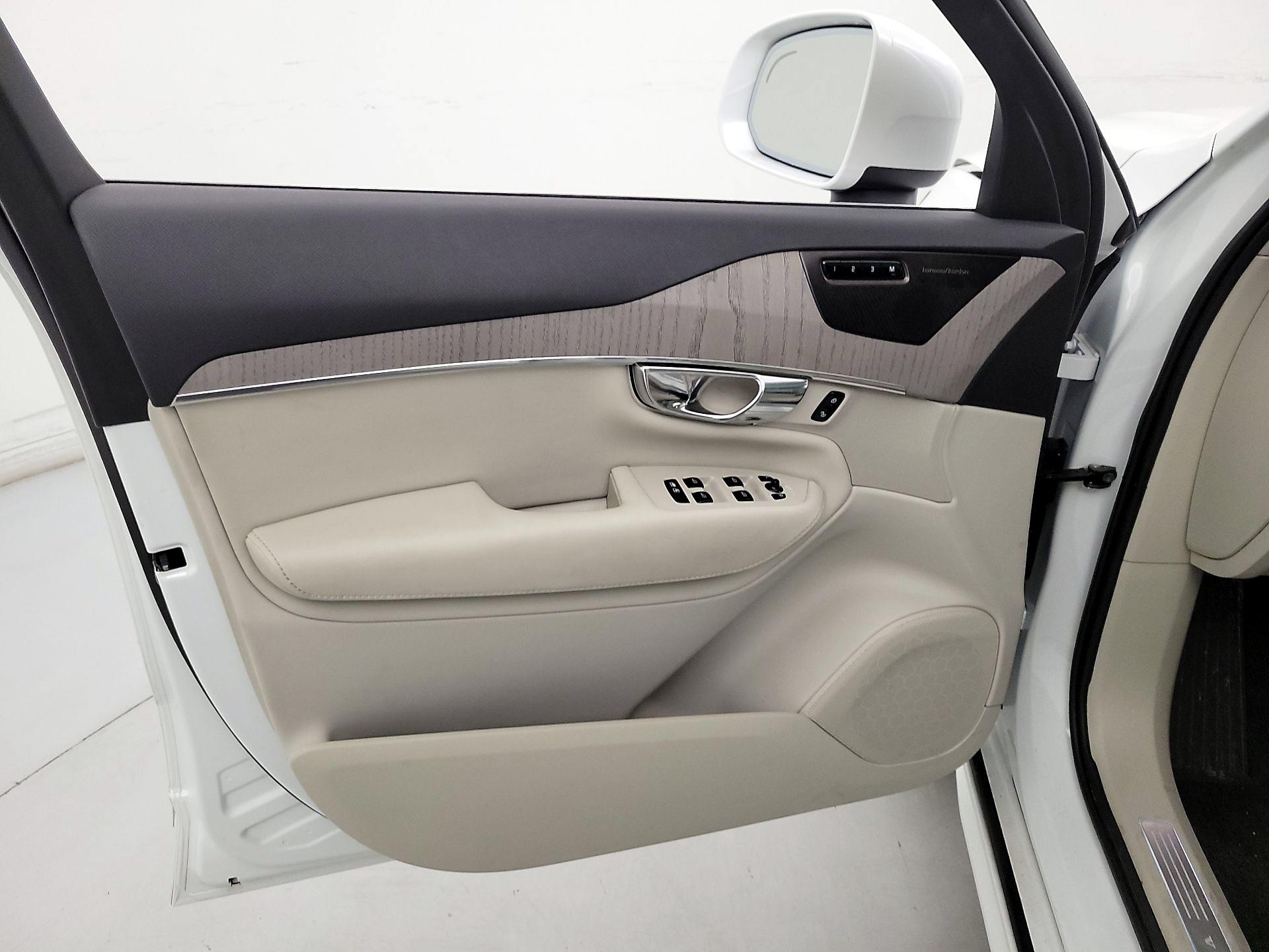 Thumbnail: 2025 Volvo XC90 - 12