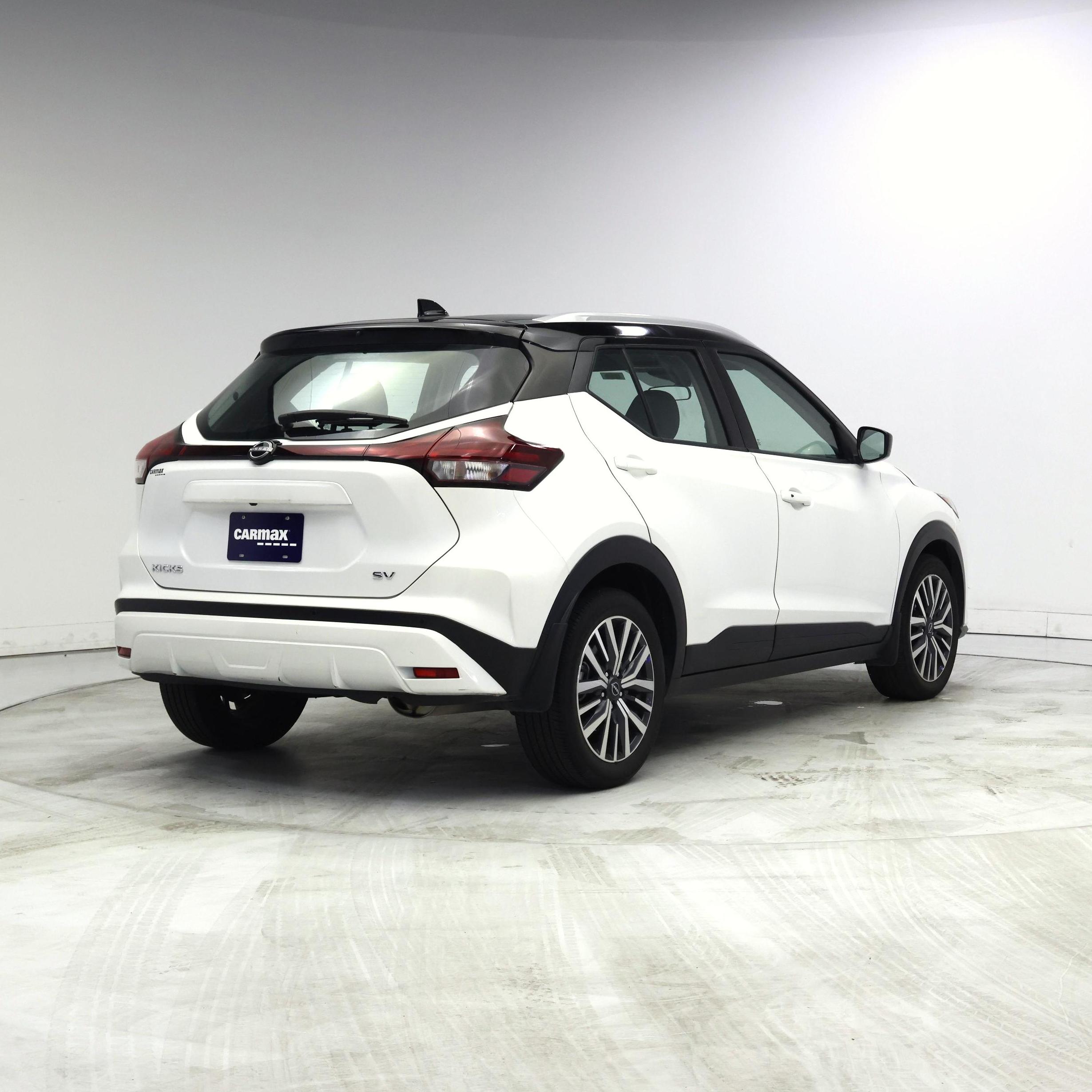 Thumbnail: 2023 Nissan Kicks - 8