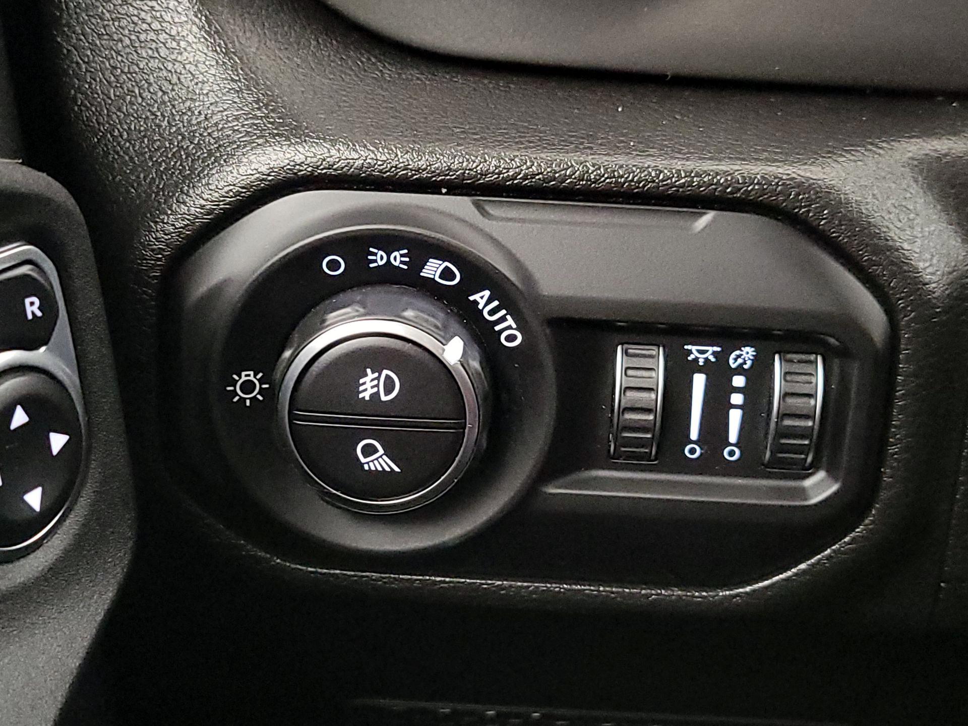Thumbnail: 2022 Jeep Gladiator - 13