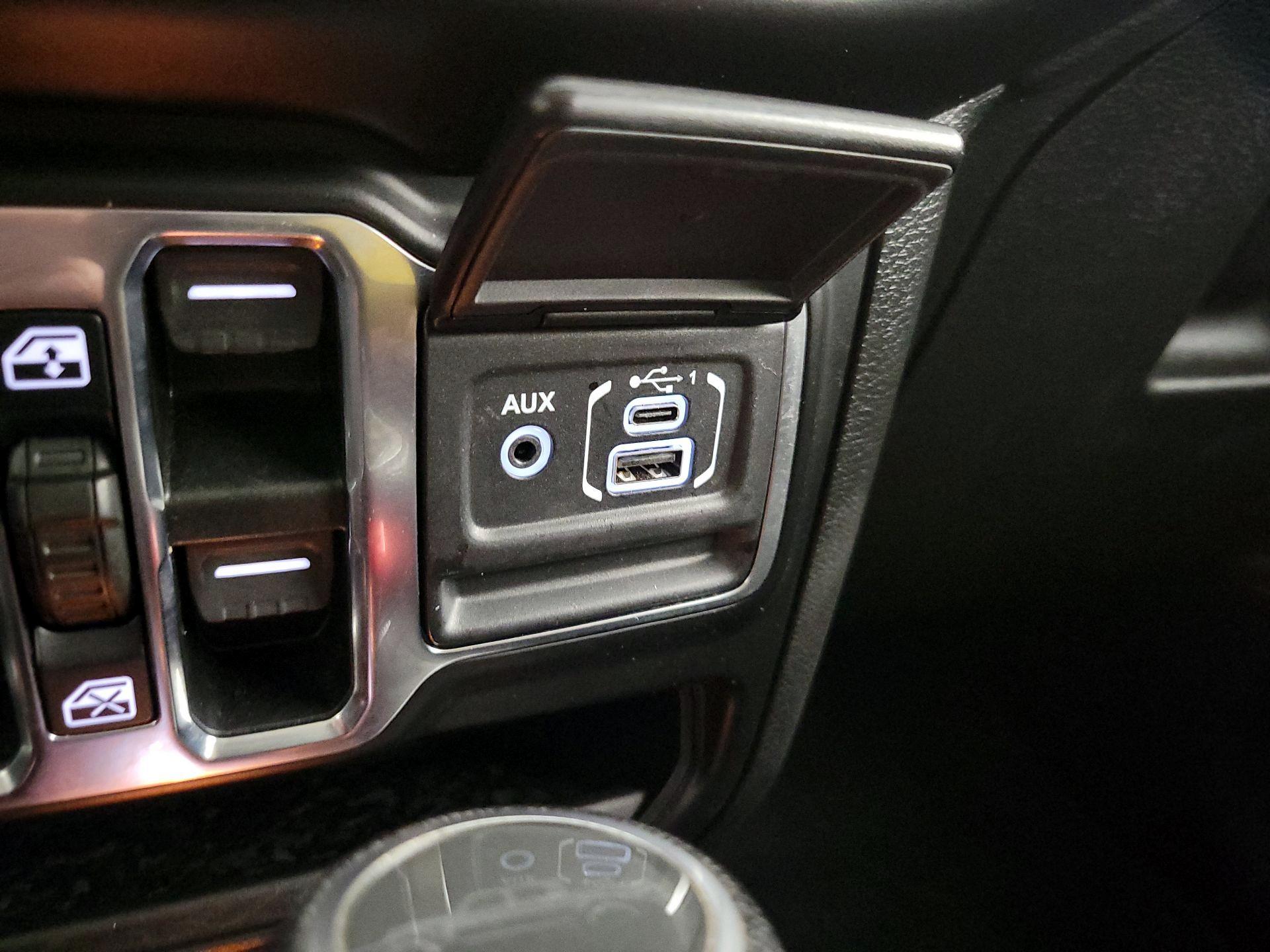 Thumbnail: 2022 Jeep Gladiator - 19