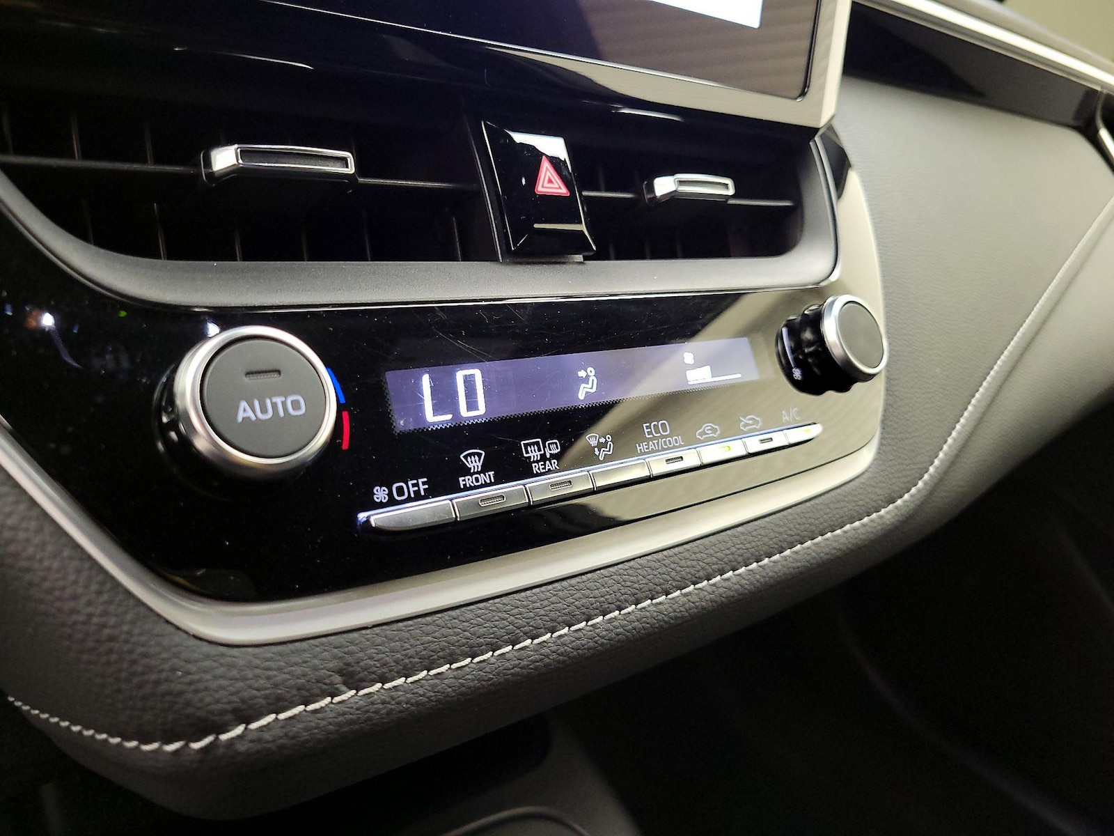 2023 Toyota Corolla Hatchback SE - Photo 17