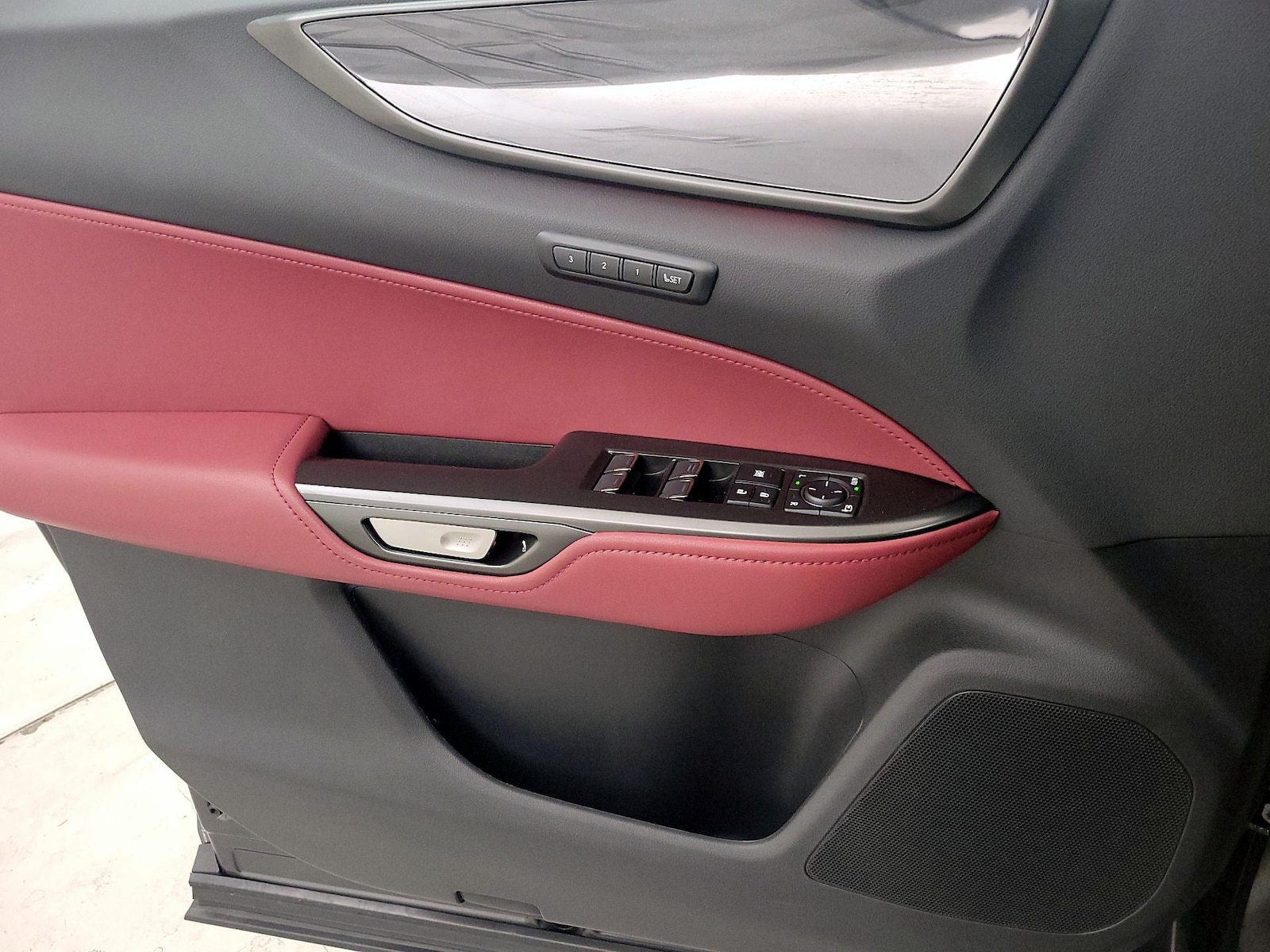 2025 Lexus NX 350 - Photo 13