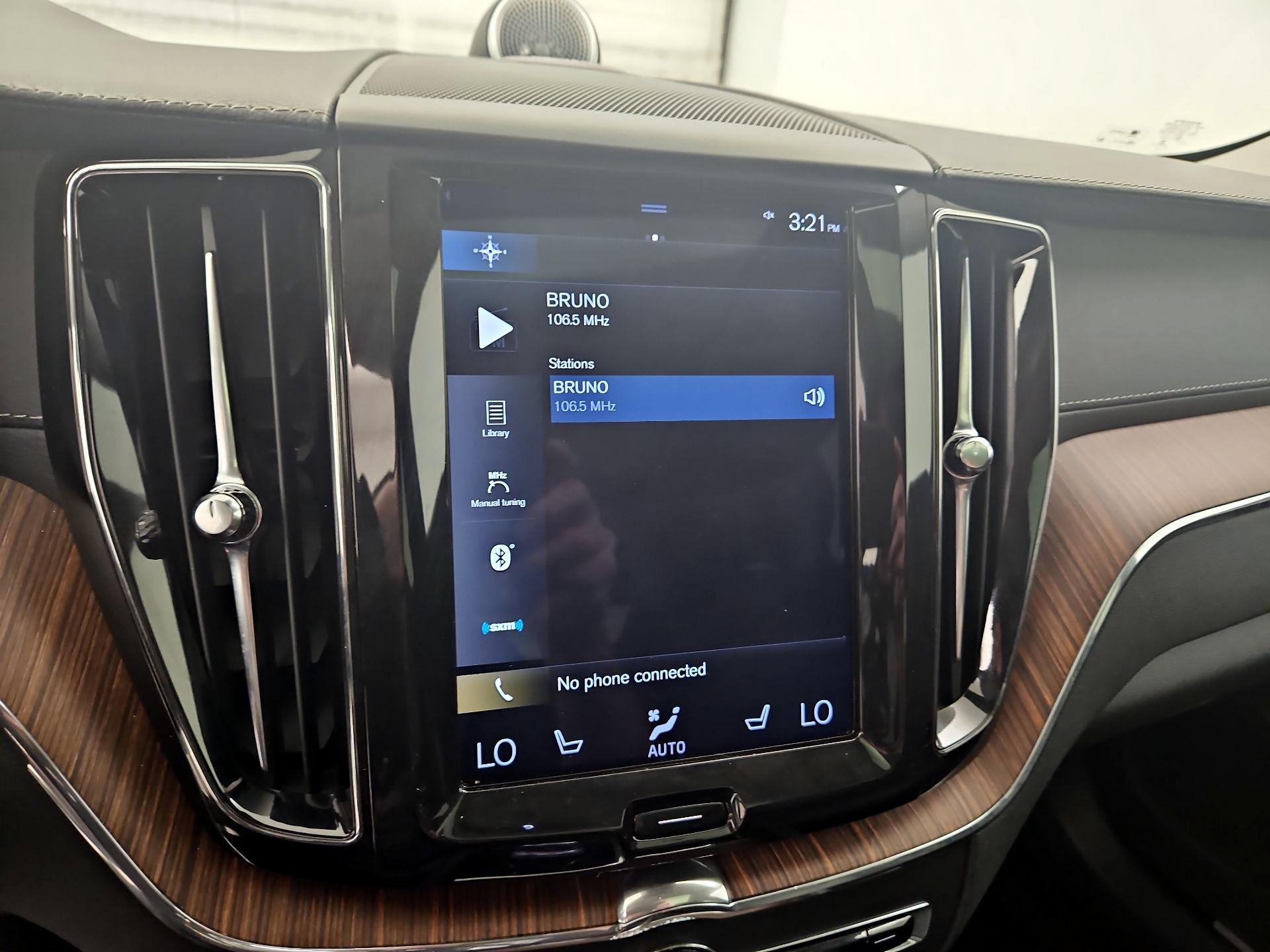 Thumbnail: 2019 Volvo XC60 - 16