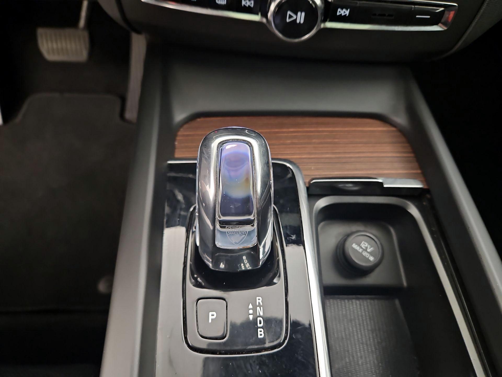 Thumbnail: 2019 Volvo XC60 - 18